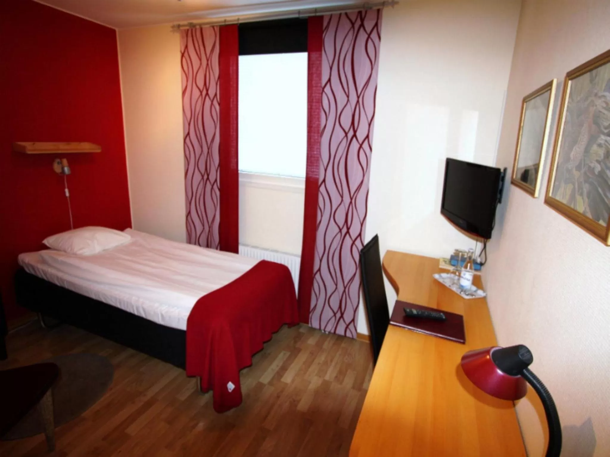 Photo of the whole room, Bed in Hotell Linnéa