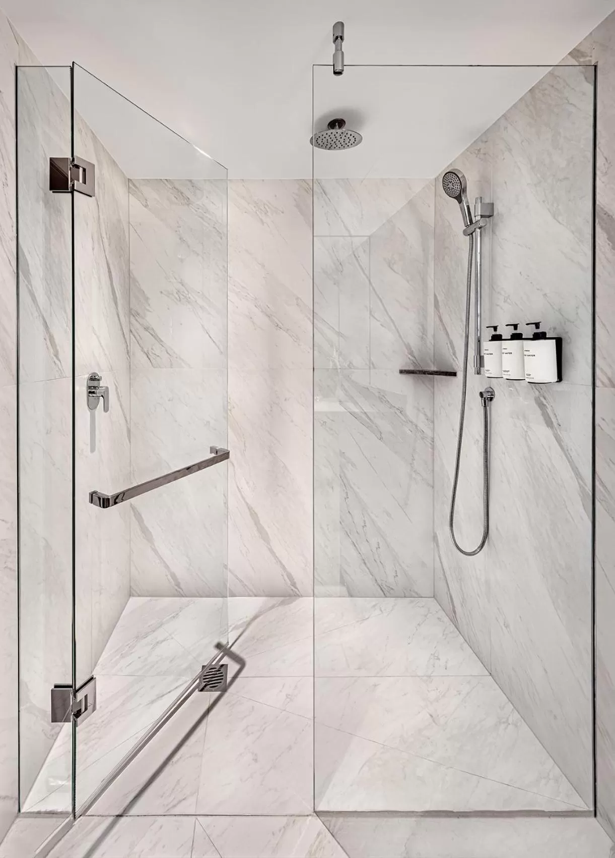 Shower in InterContinental Sydney by IHG