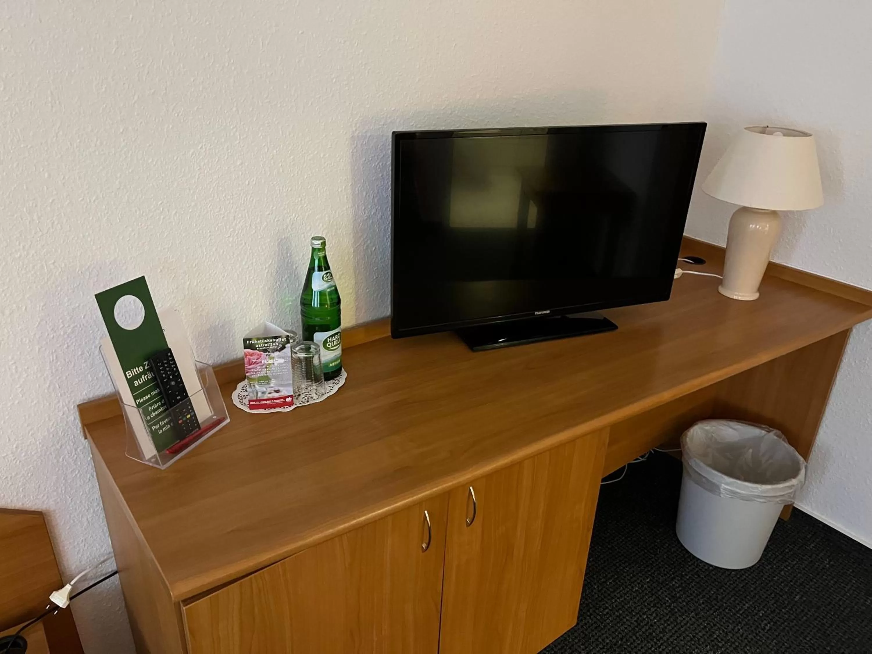 TV and multimedia in astral'Inn Leipzig Hotel & Restaurant