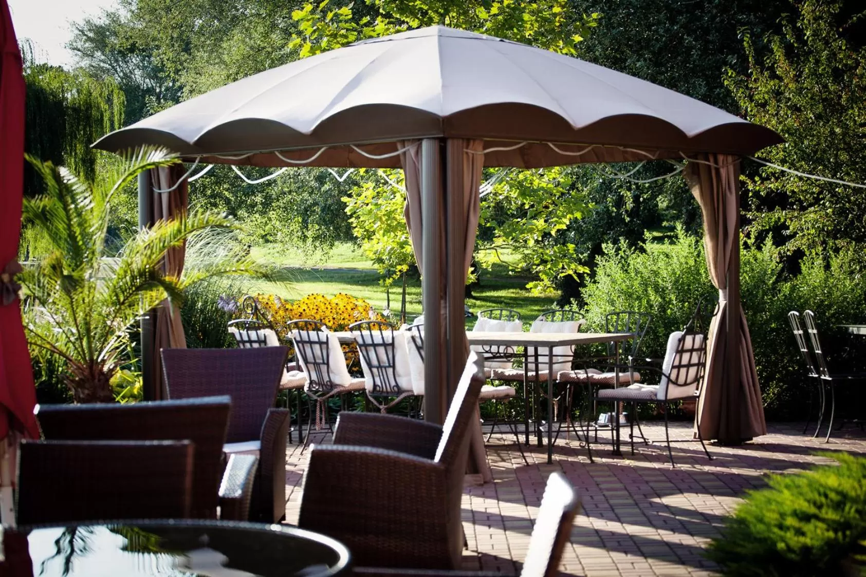 Balcony/Terrace, Restaurant/Places to Eat in Casablanca Panzió