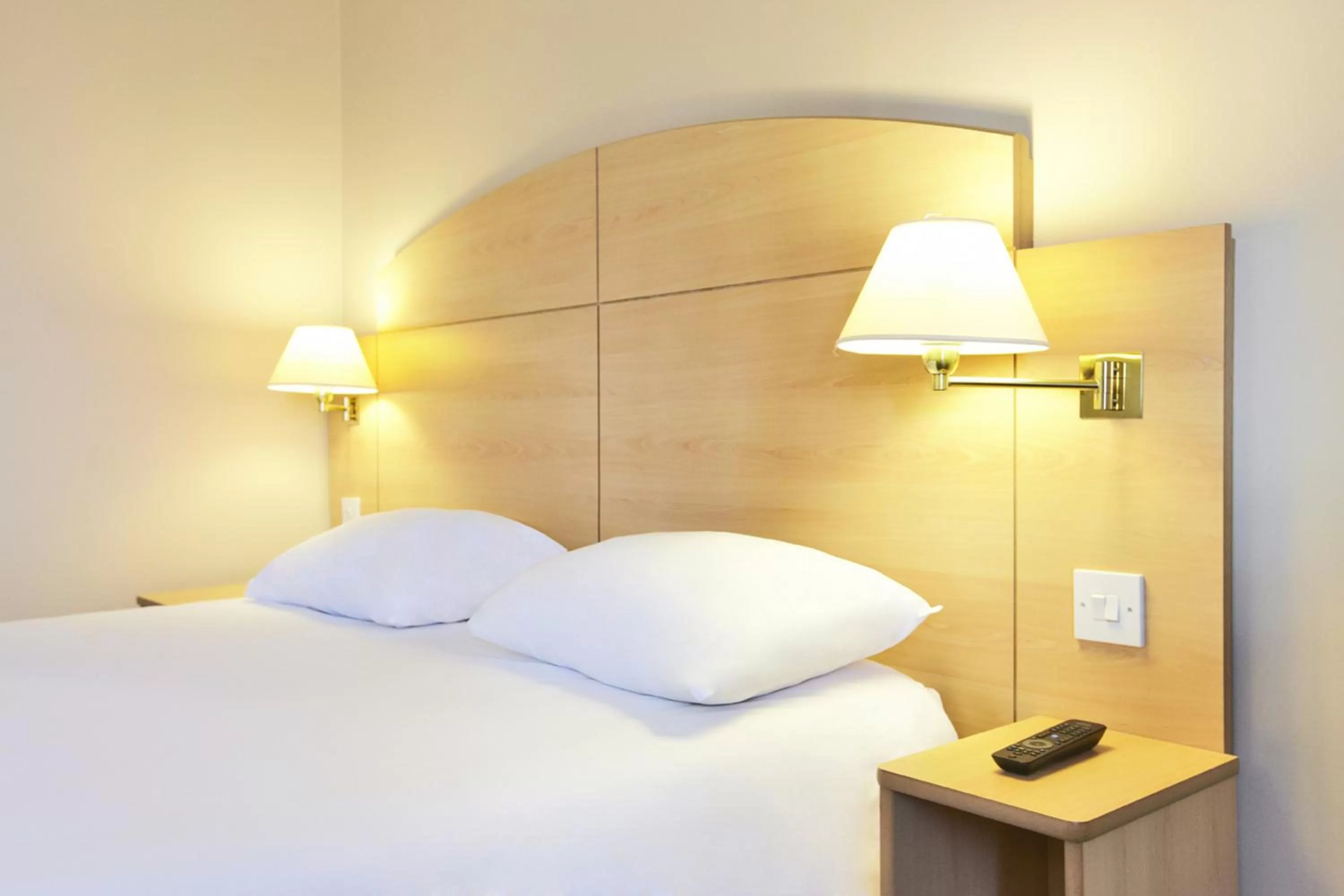 Bedroom, Bed in Campanile Hotel Glasgow SECC Hydro