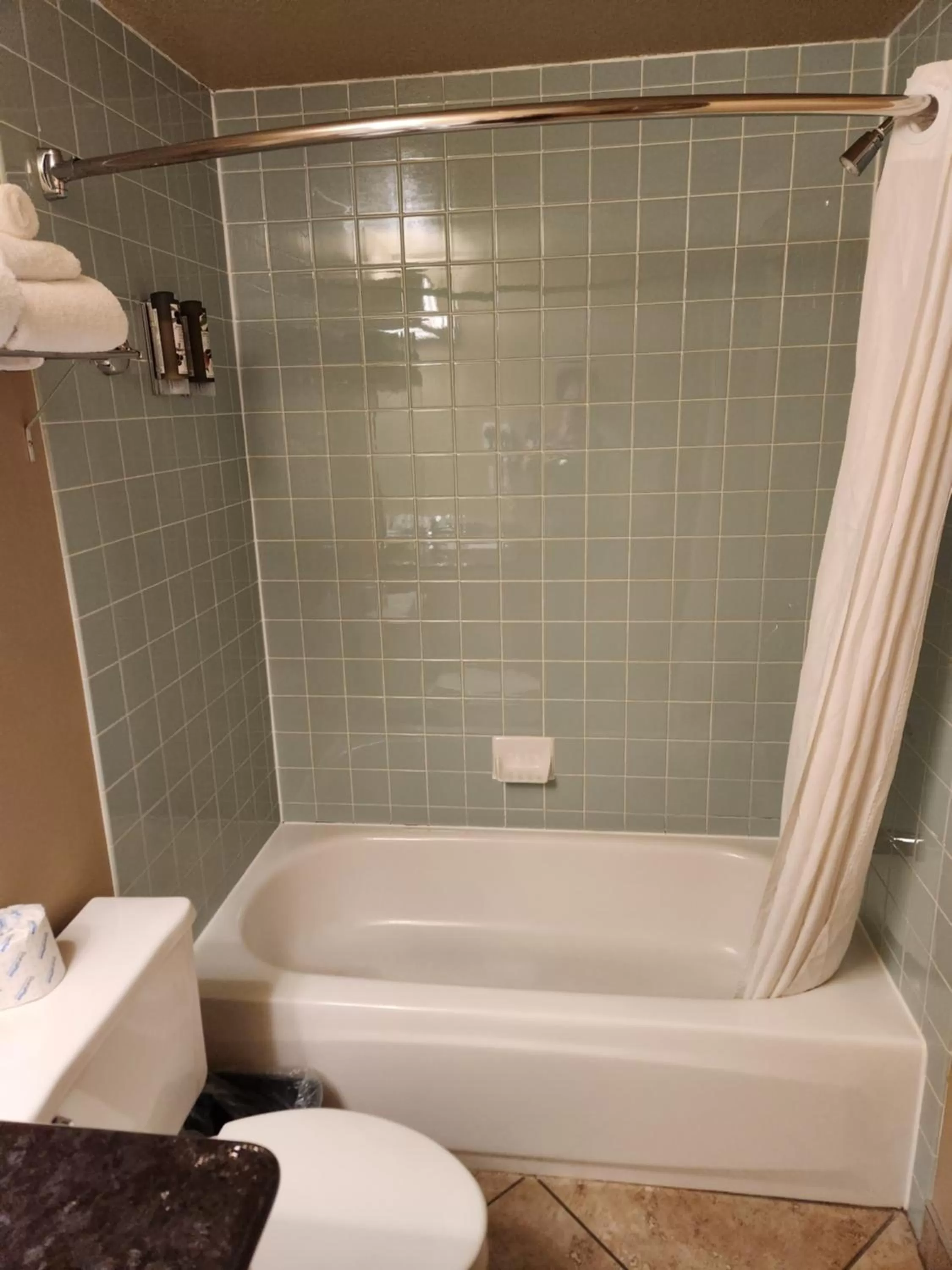 Shower in Waterton Lakes Lodge Resort