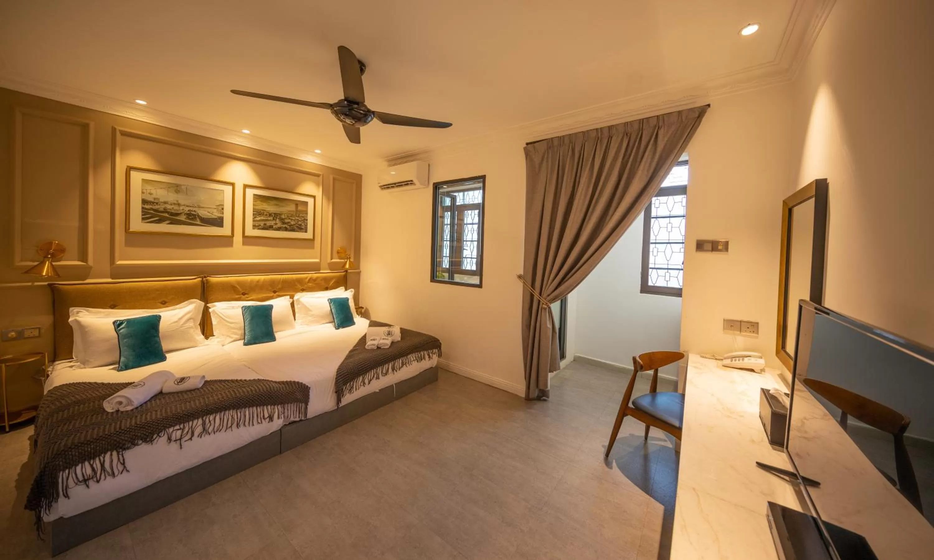 Photo of the whole room, Bed in Manhattan Residence