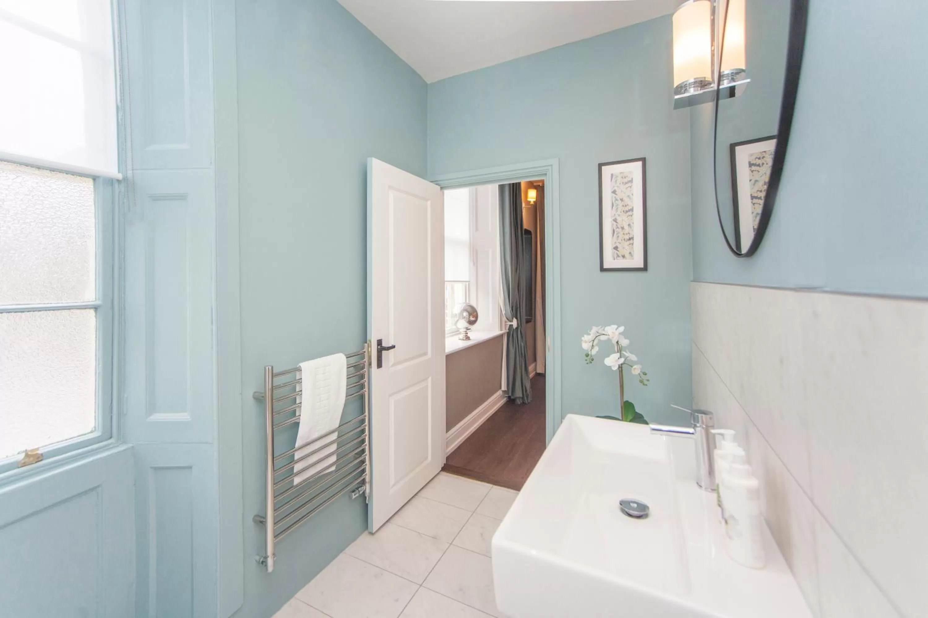 Bathroom in The King's Arms