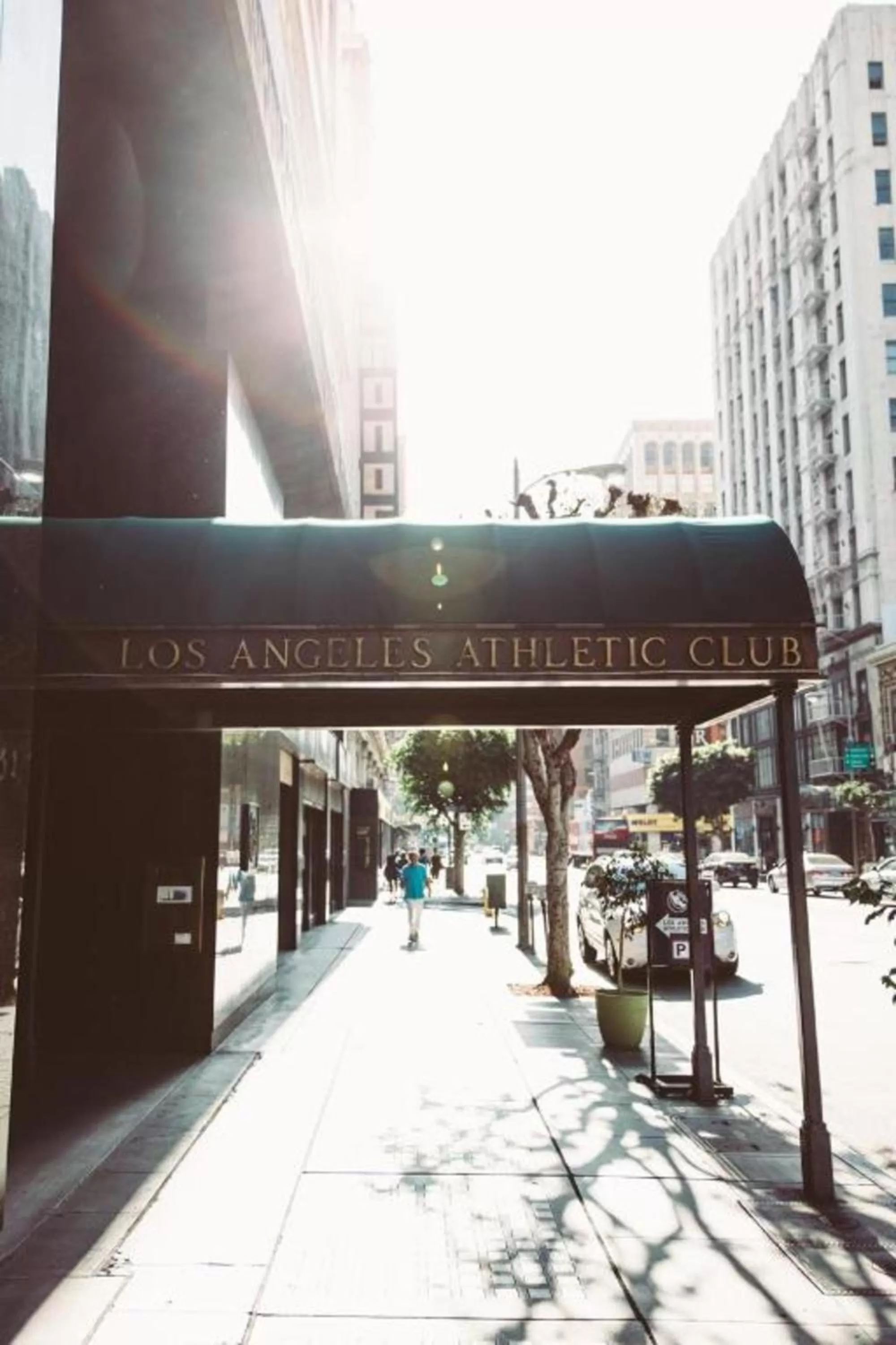 Facade/entrance in Los Angeles Athletic Club