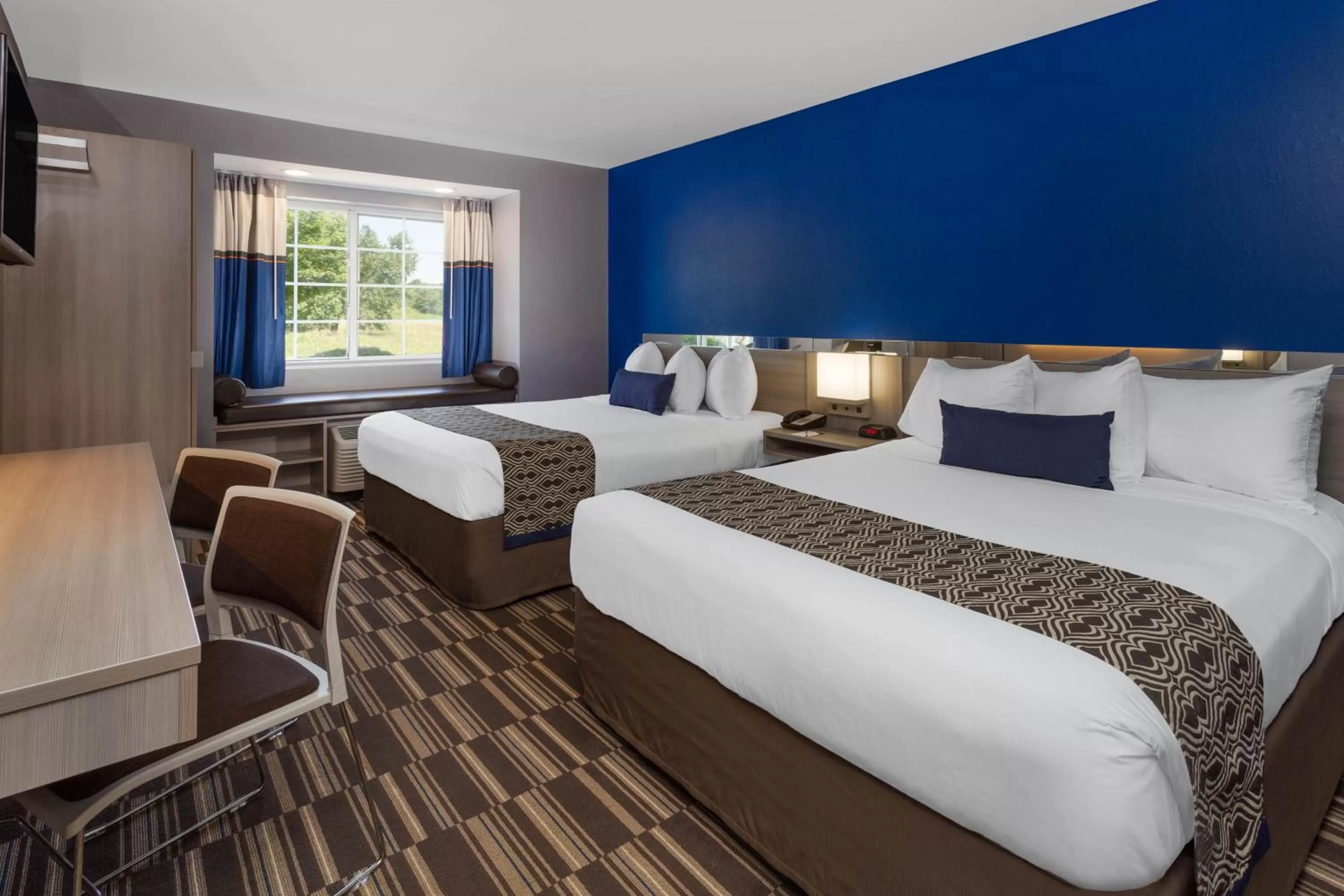Photo of the whole room, Bed in Microtel Inn & Suites by Wyndham Bethel/Danbury