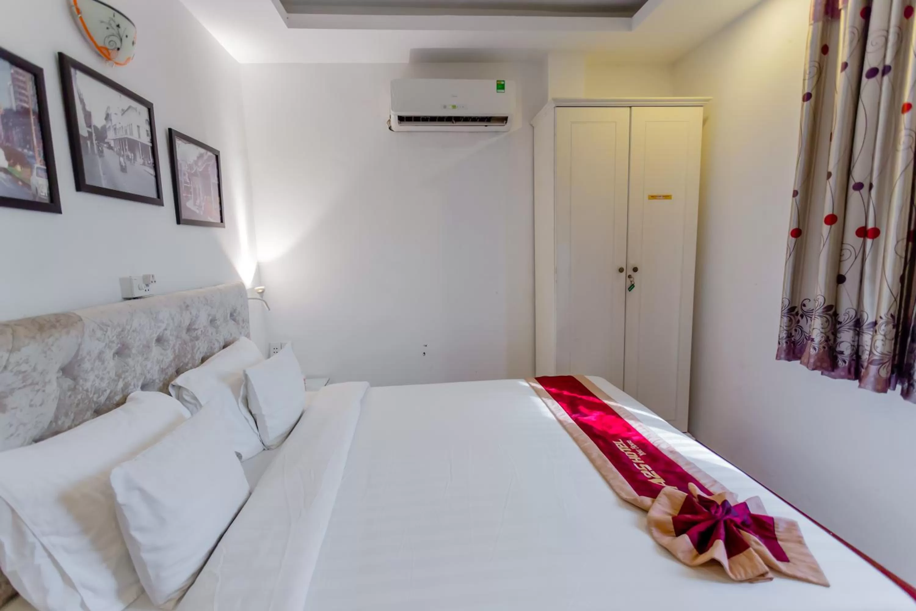 Standard King Room in A25 Hotel - 274 Đề Thám