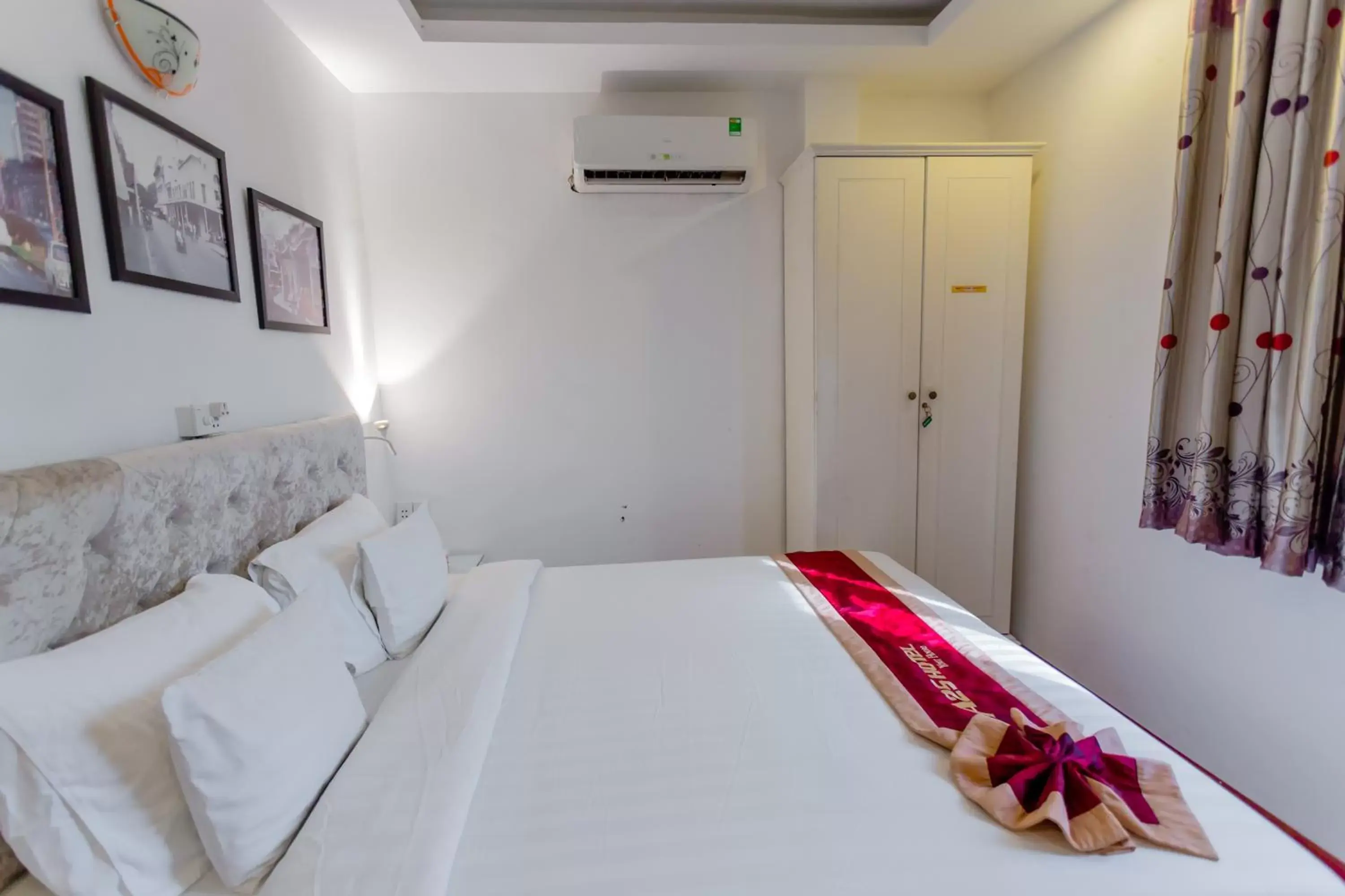 Standard King Room in A25 Hotel - 274 Đề Thám Standard King Room in A25 Hotel - 274 Đề Thám