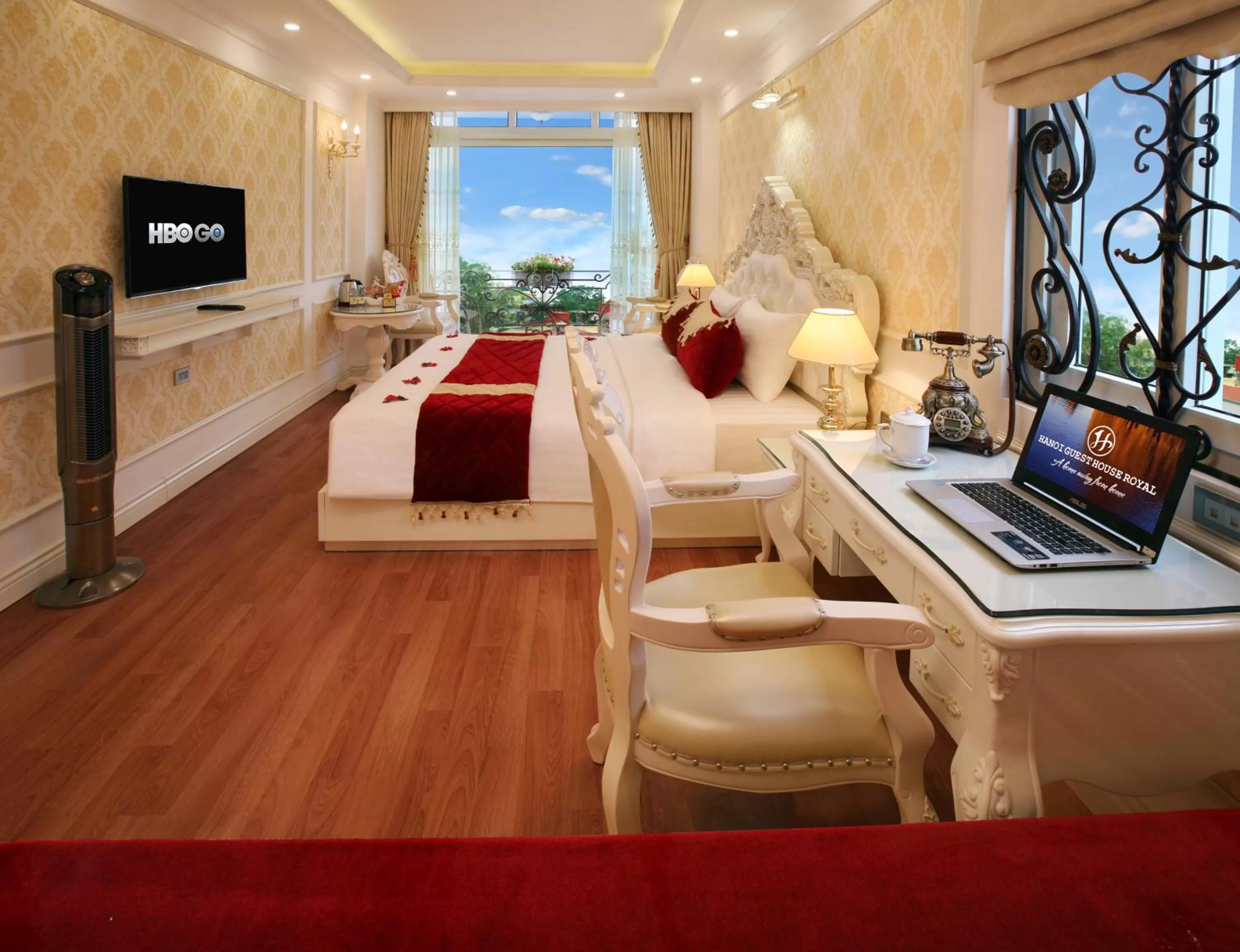 Bedroom, Bed in Hanoi Hotel Royal