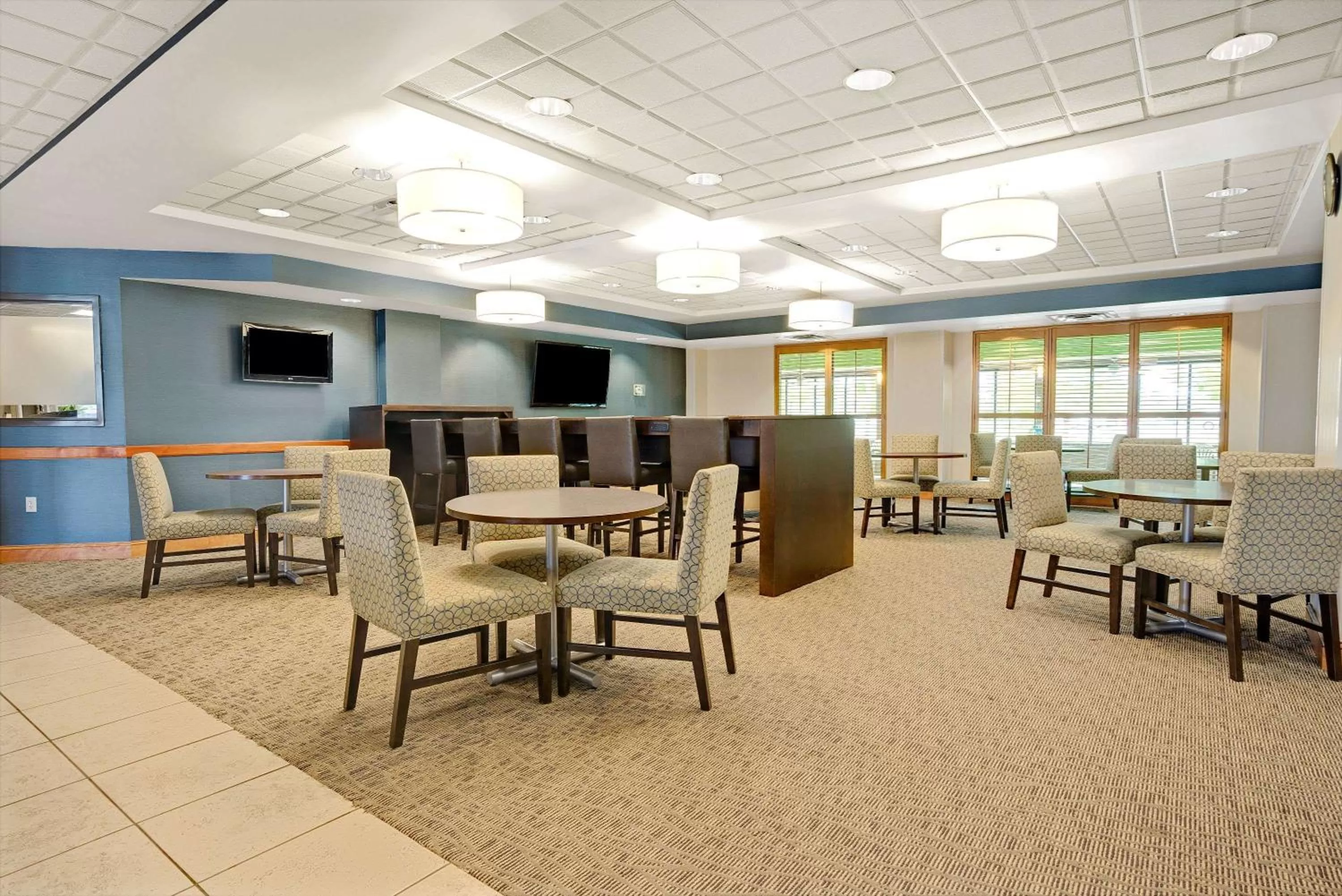 Restaurant/places to eat in Wingate by Wyndham Fargo