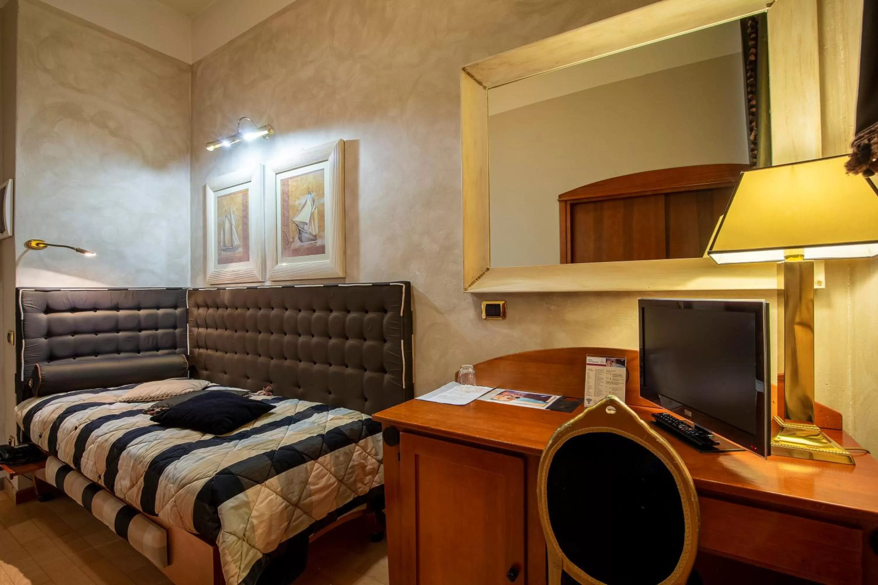 Bedroom, Bed in Hotel Columbia Wellness & Spa