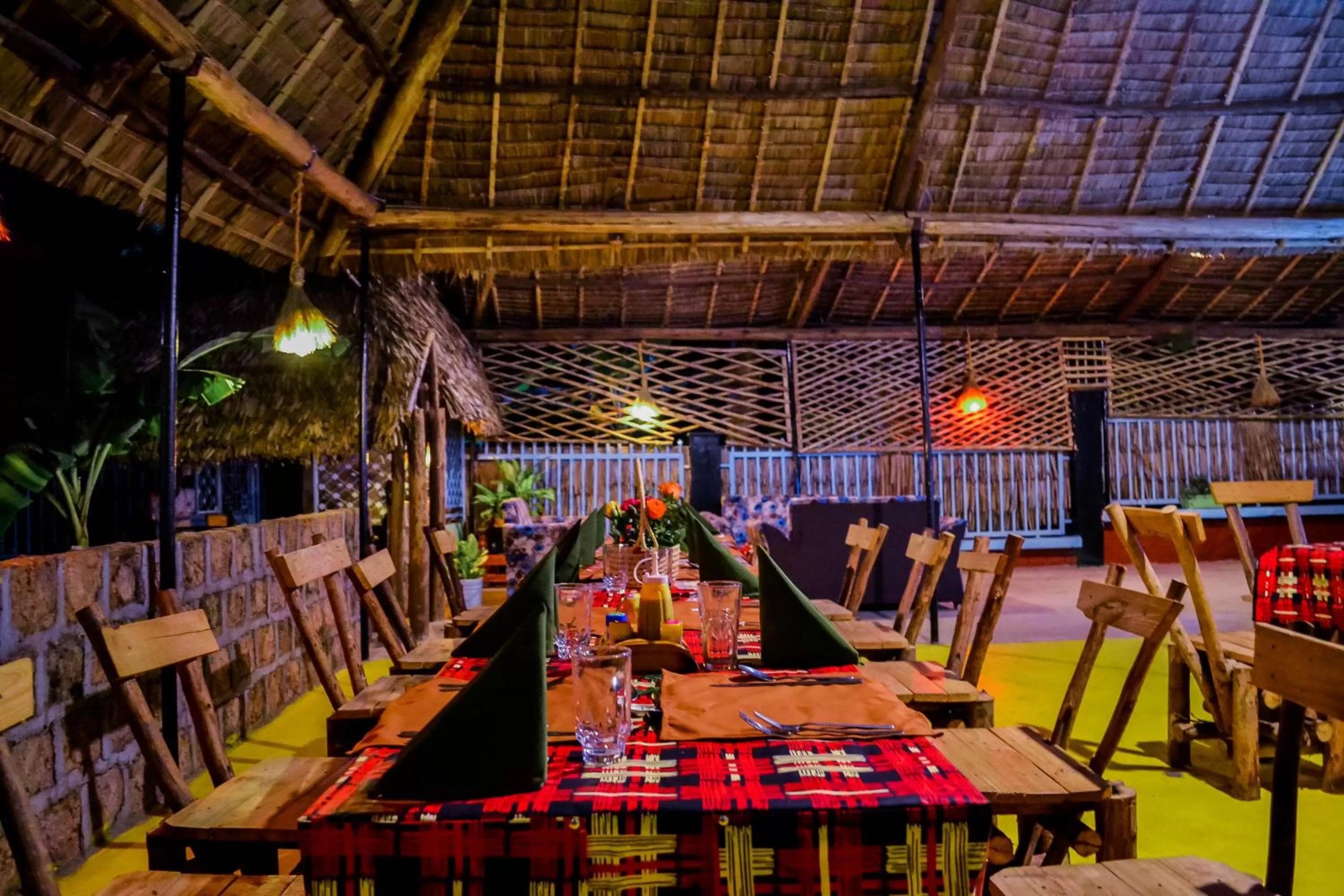 Restaurant/Places to Eat in Royal Wonders Hotel