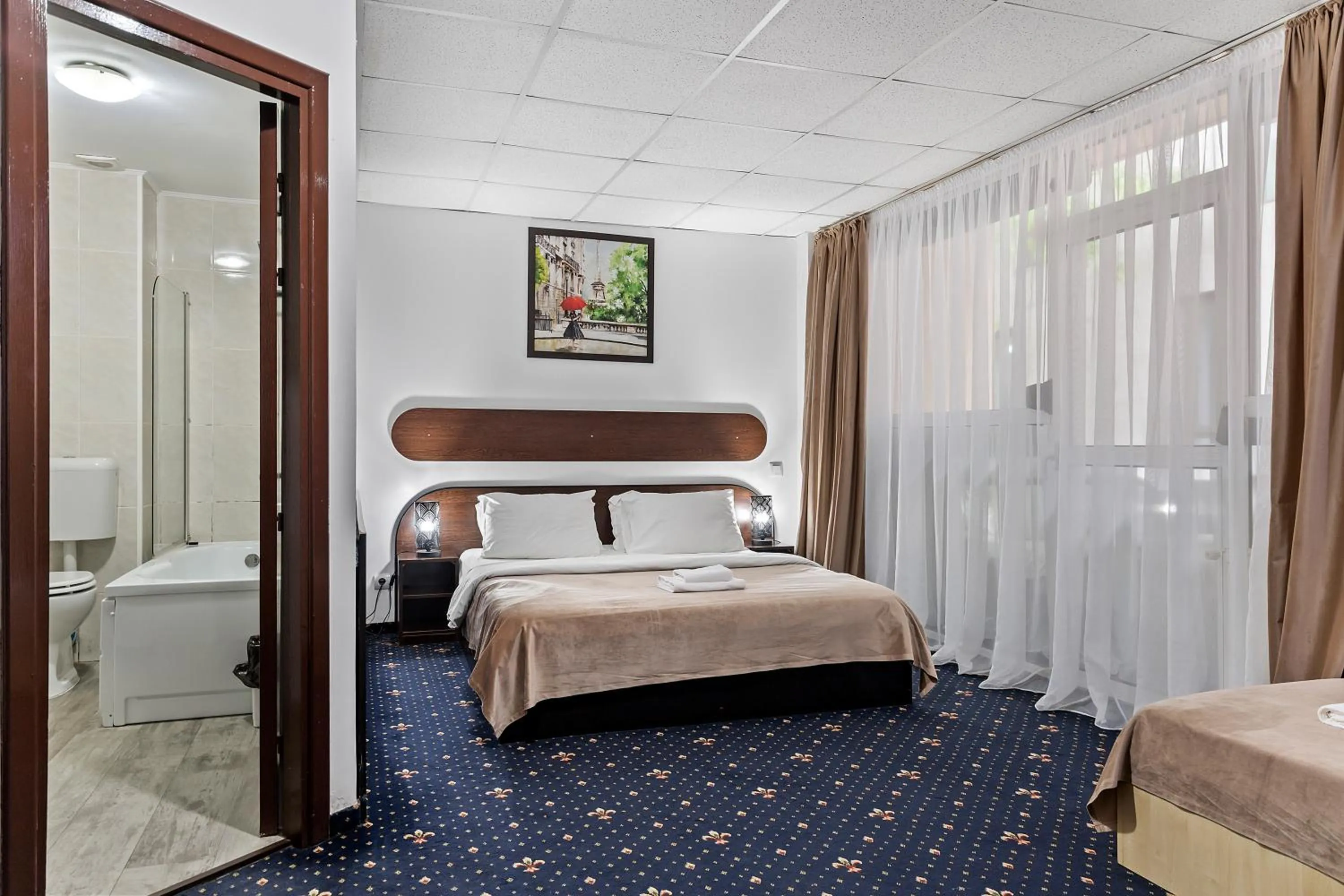 Bed in Hotel Charter Otopeni