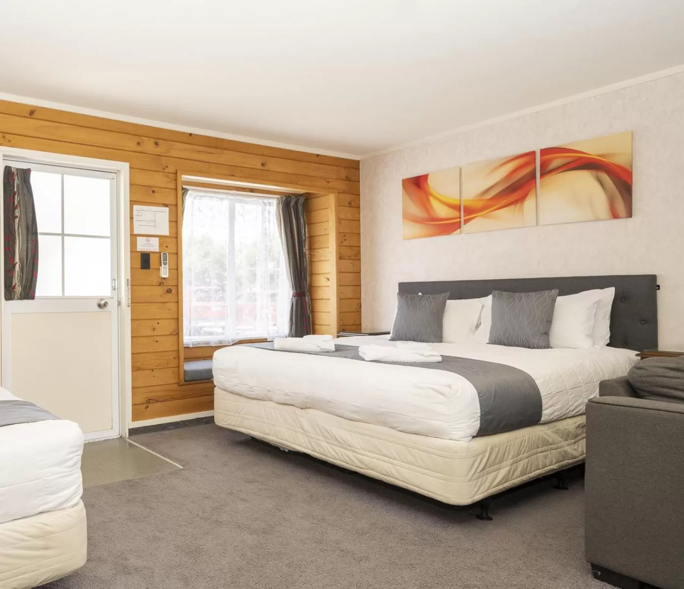 Bed in Tudor Park Motel Spacious with kitchens 1 minute walk to restaurant and shopping centre and Gisborne Hospital