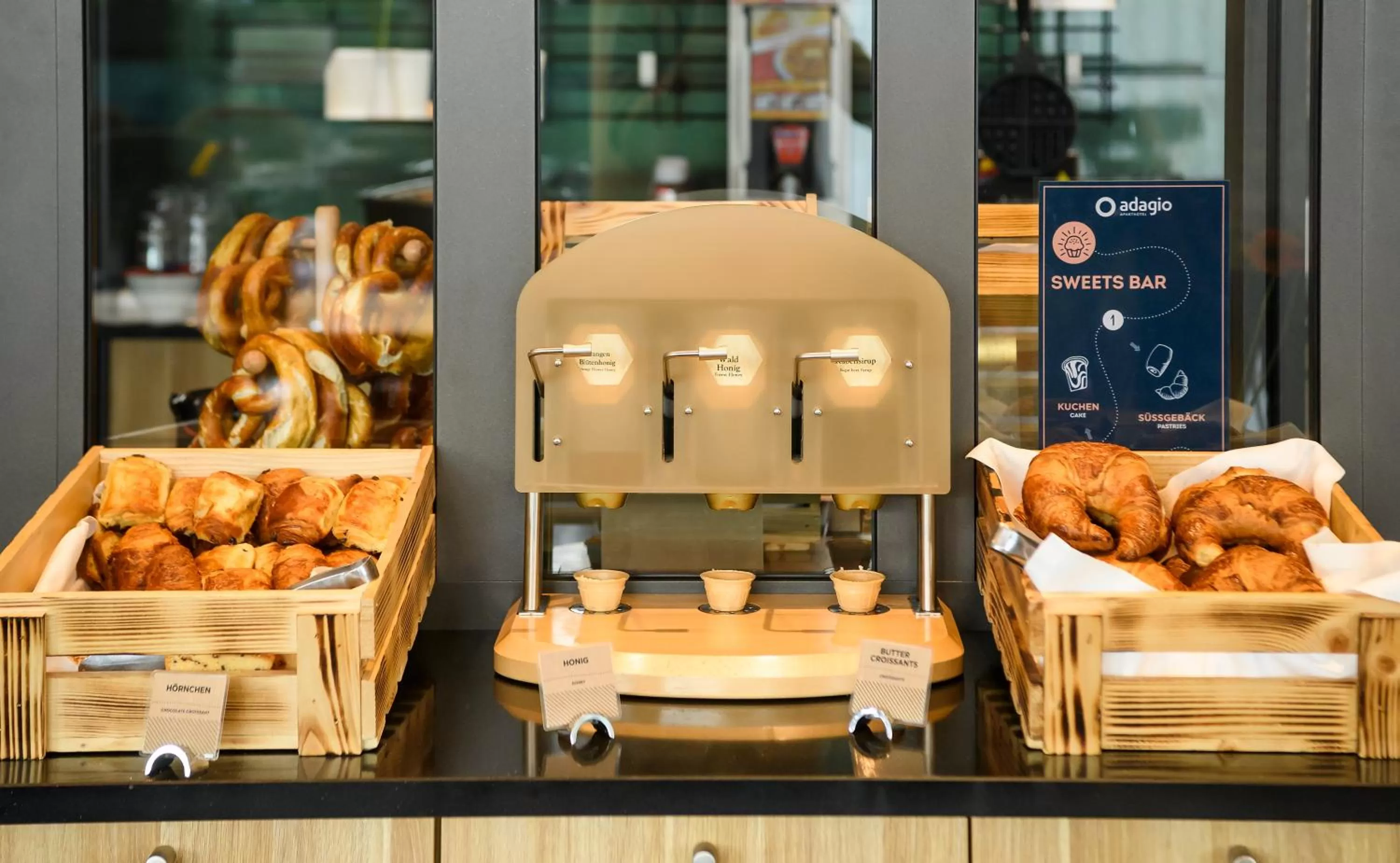 Food and drinks in Aparthotel Adagio Muenchen City