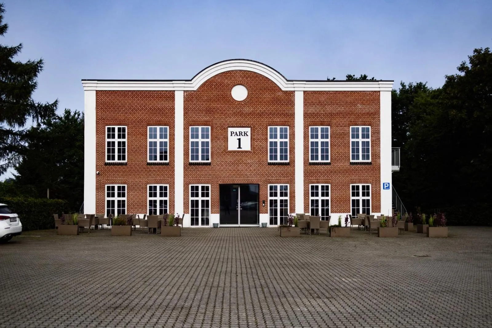Property building in Milling Hotel Park