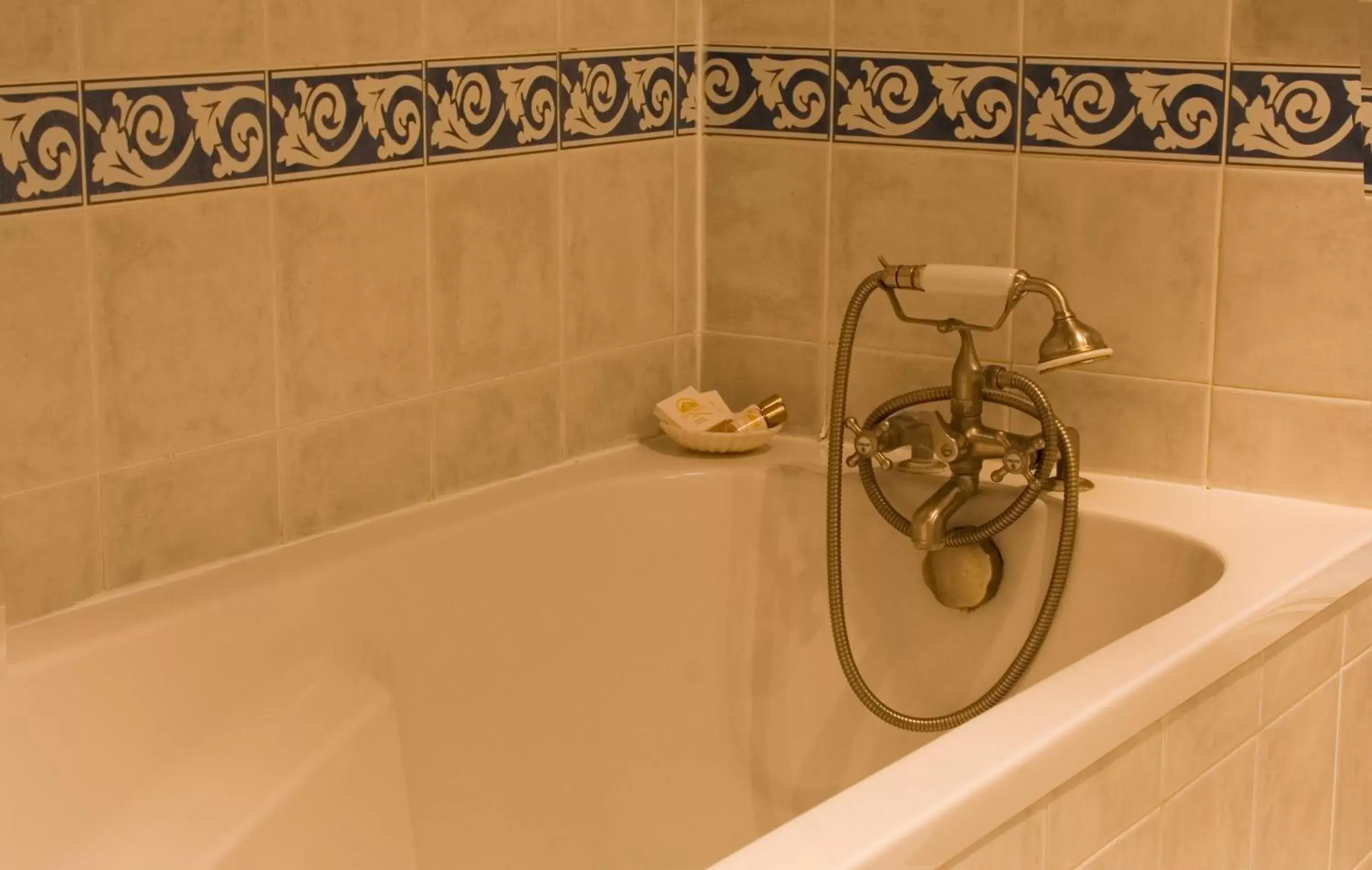 Twin Room in Hotel des 4 Soeurs Twin Room in Hotel des 4 Soeurs