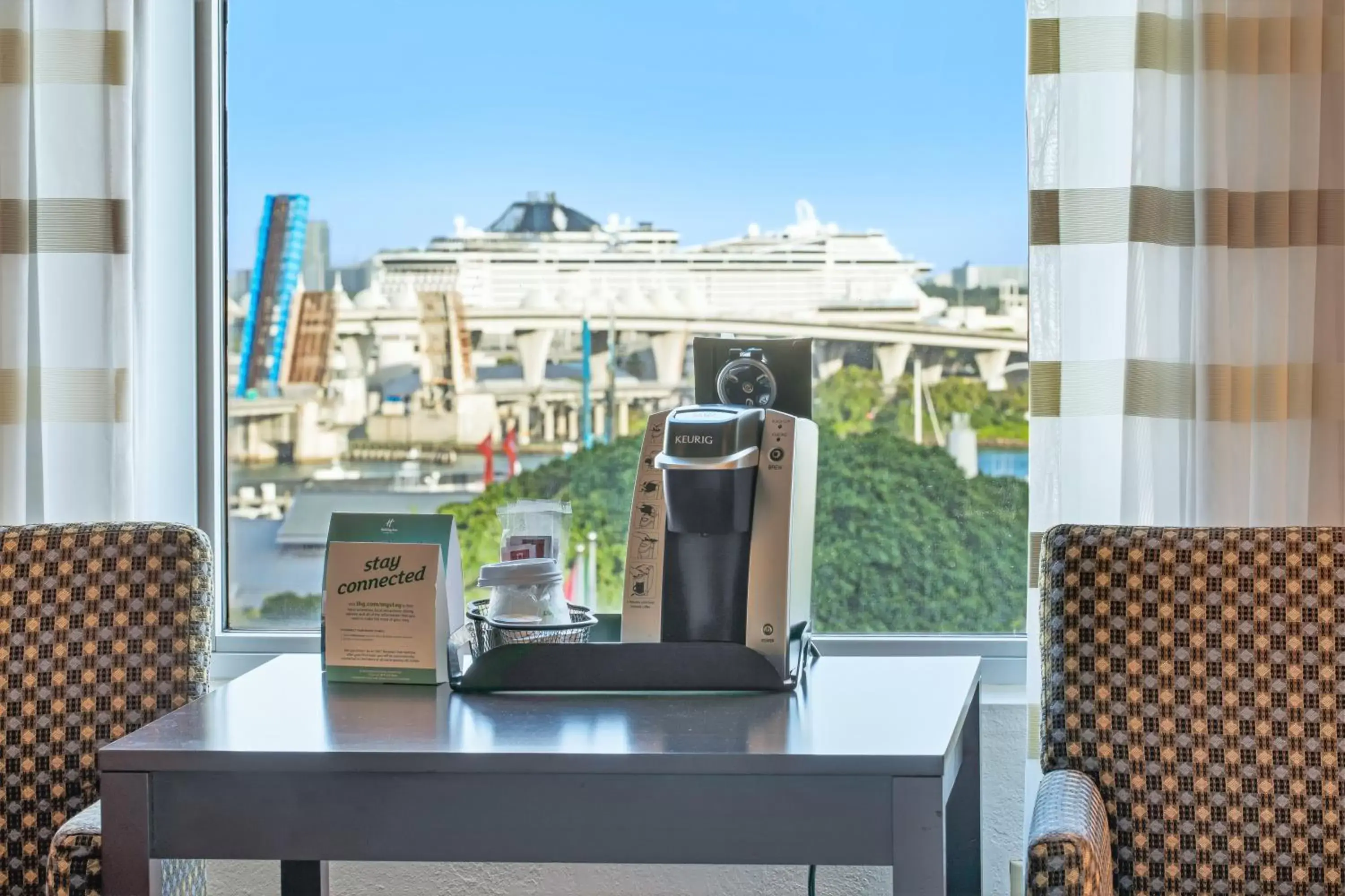 Double Room with Two Double Beds - Non-Smoking in Holiday Inn Hotel Port of Miami-Downtown by IHG Double Room with Two Double Beds - Non-Smoking in Holiday Inn Hotel Port of Miami-Downtown by IHG