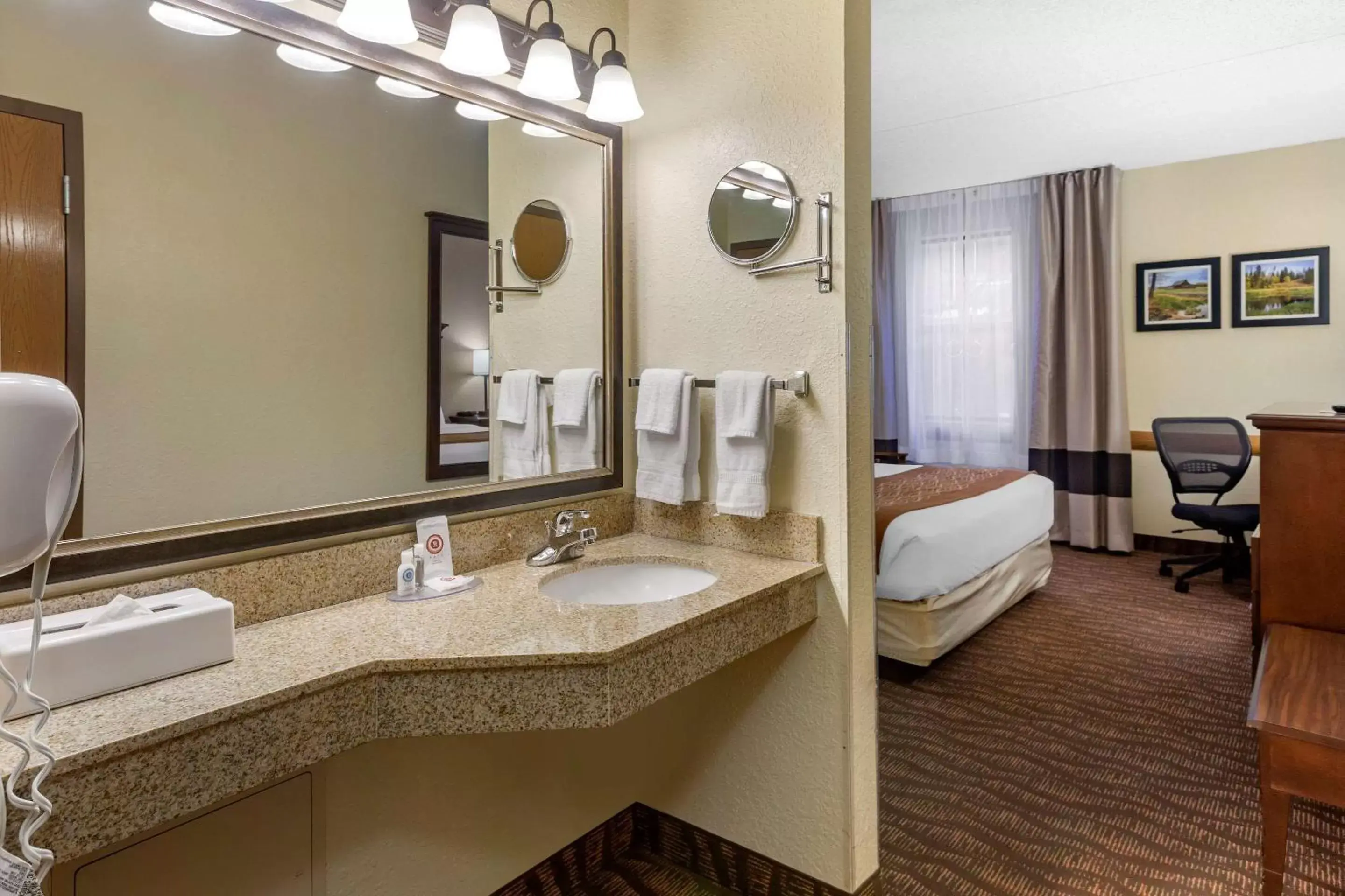King Room - Accessible/Non-Smoking in Comfort Inn & Suites Branson Meadows King Room - Accessible/Non-Smoking in Comfort Inn & Suites Branson Meadows