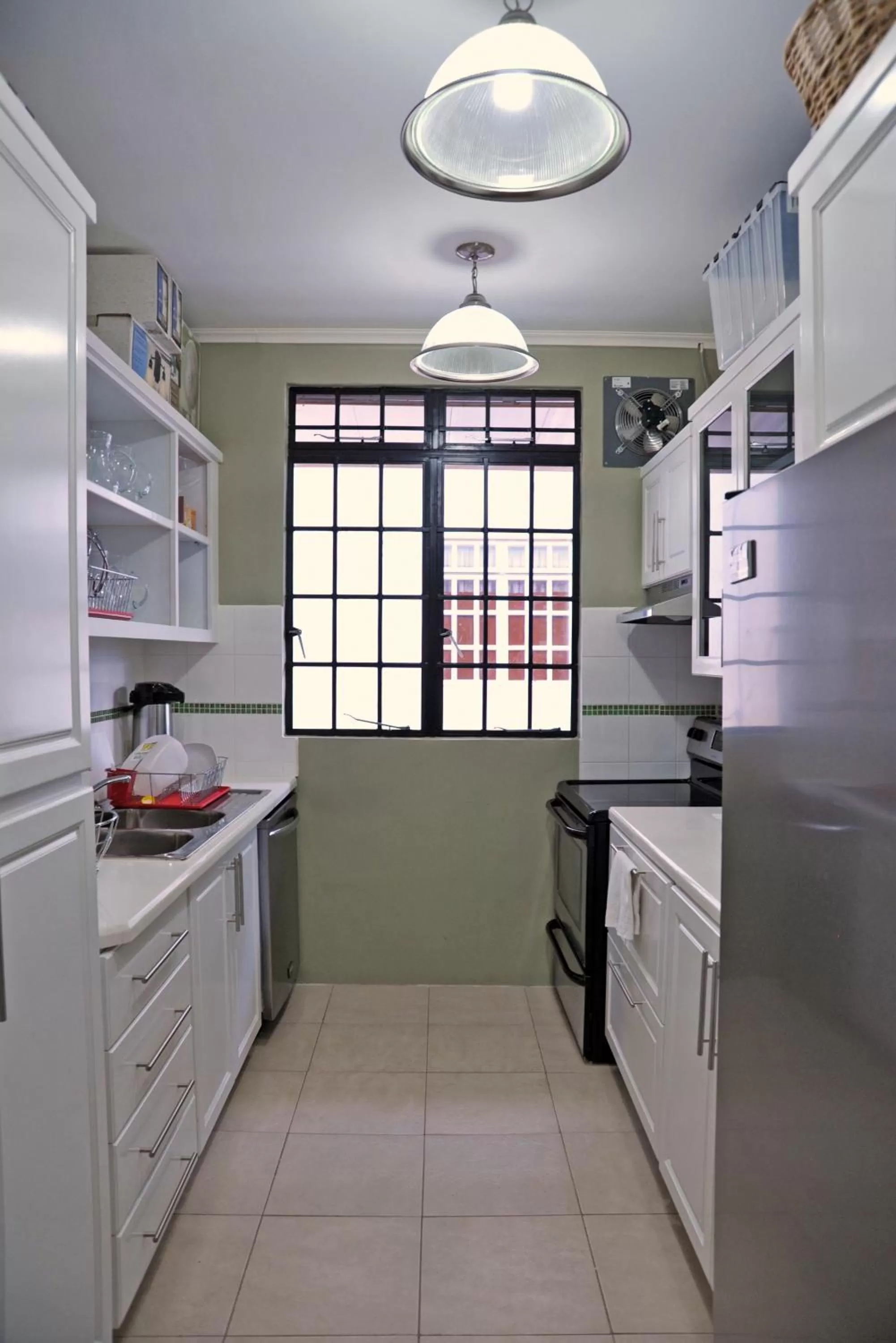 Kitchen/Kitchenette in Culture Crossroads Inn