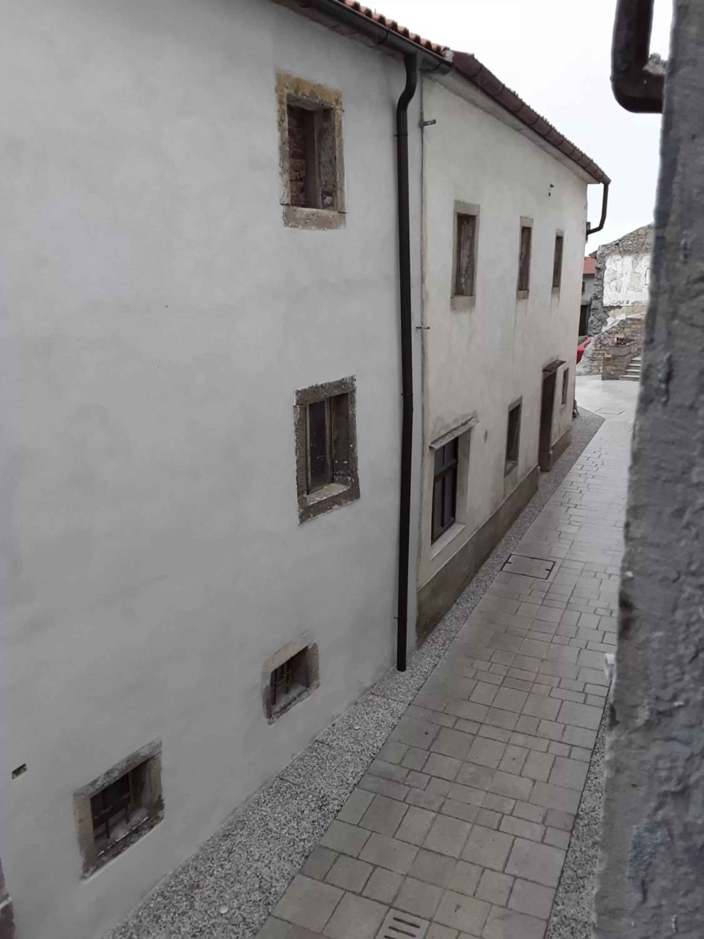 Property Building in B & W KRIŽ