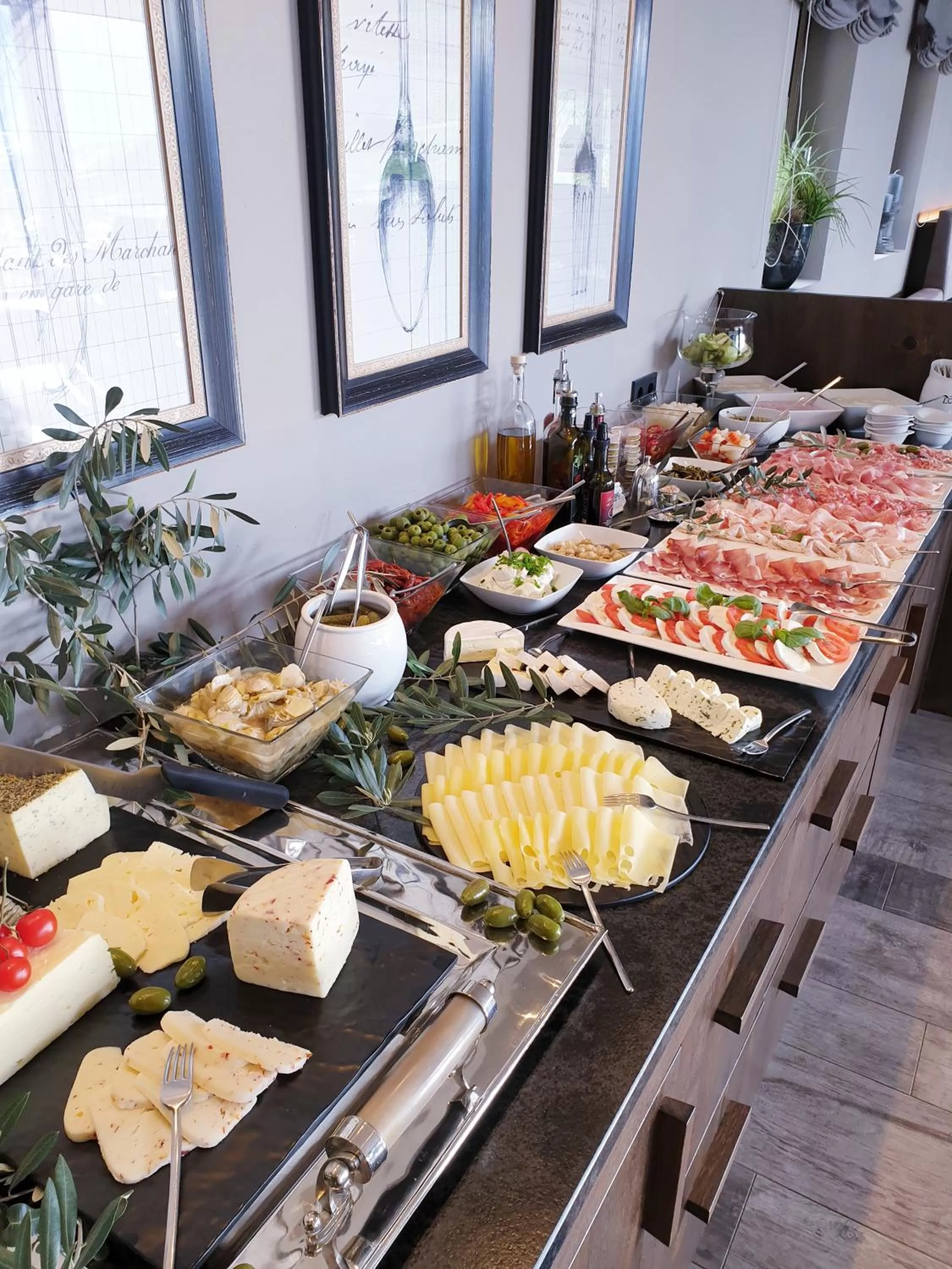 Buffet breakfast, Food in Mair Am Ort Living Hotel B&B