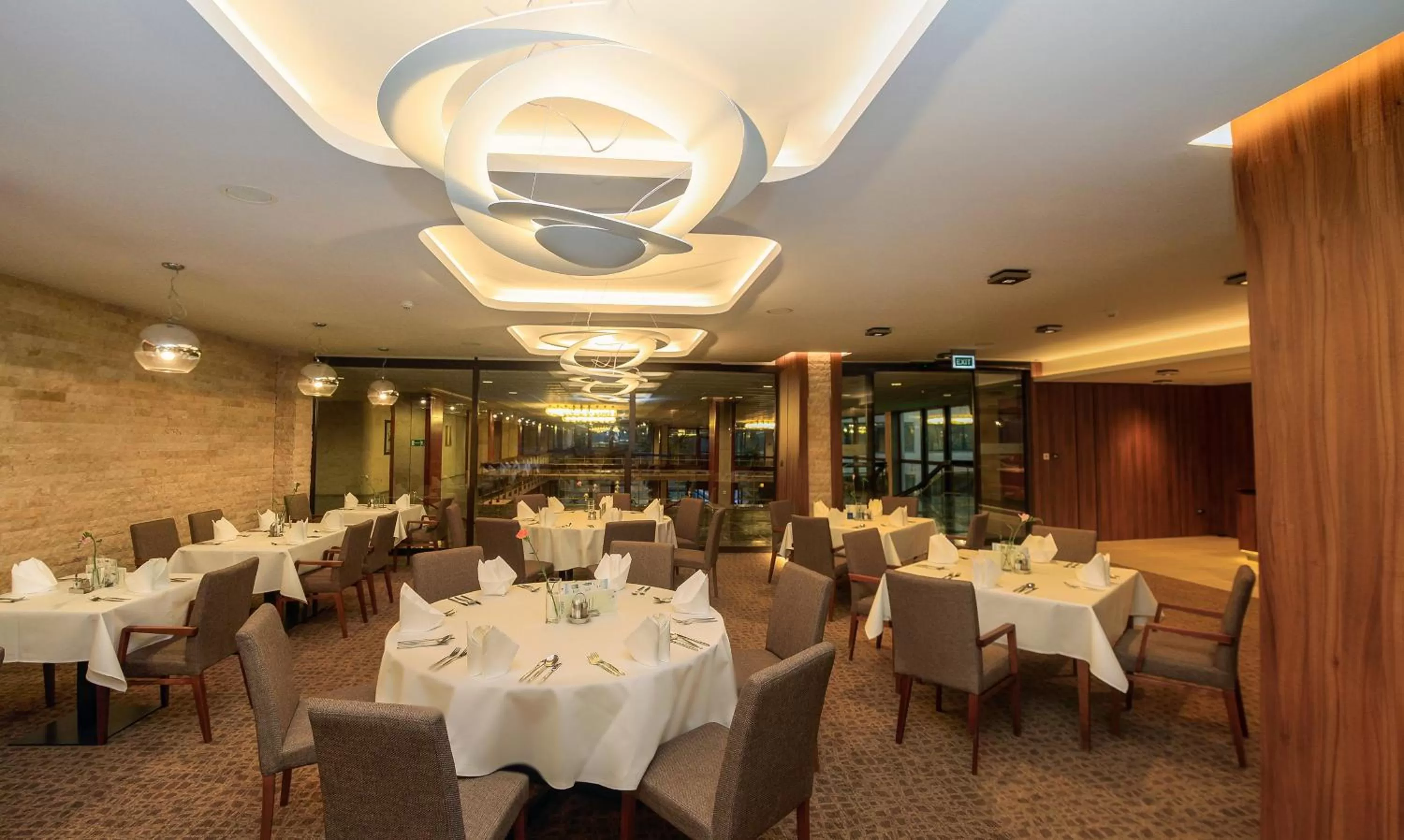 Restaurant/places to eat in Ensana Esplanade