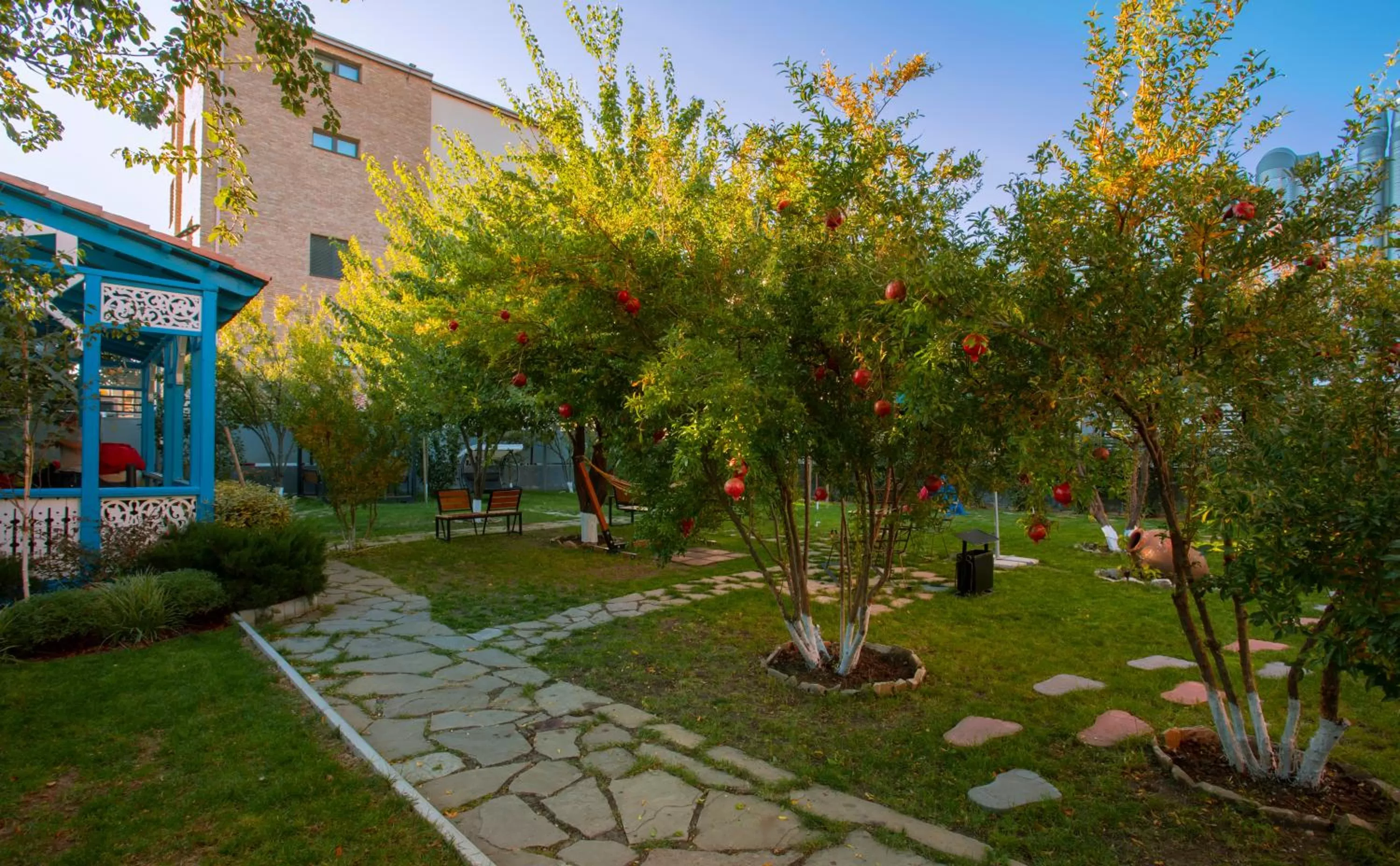Garden in Apart Hotel West