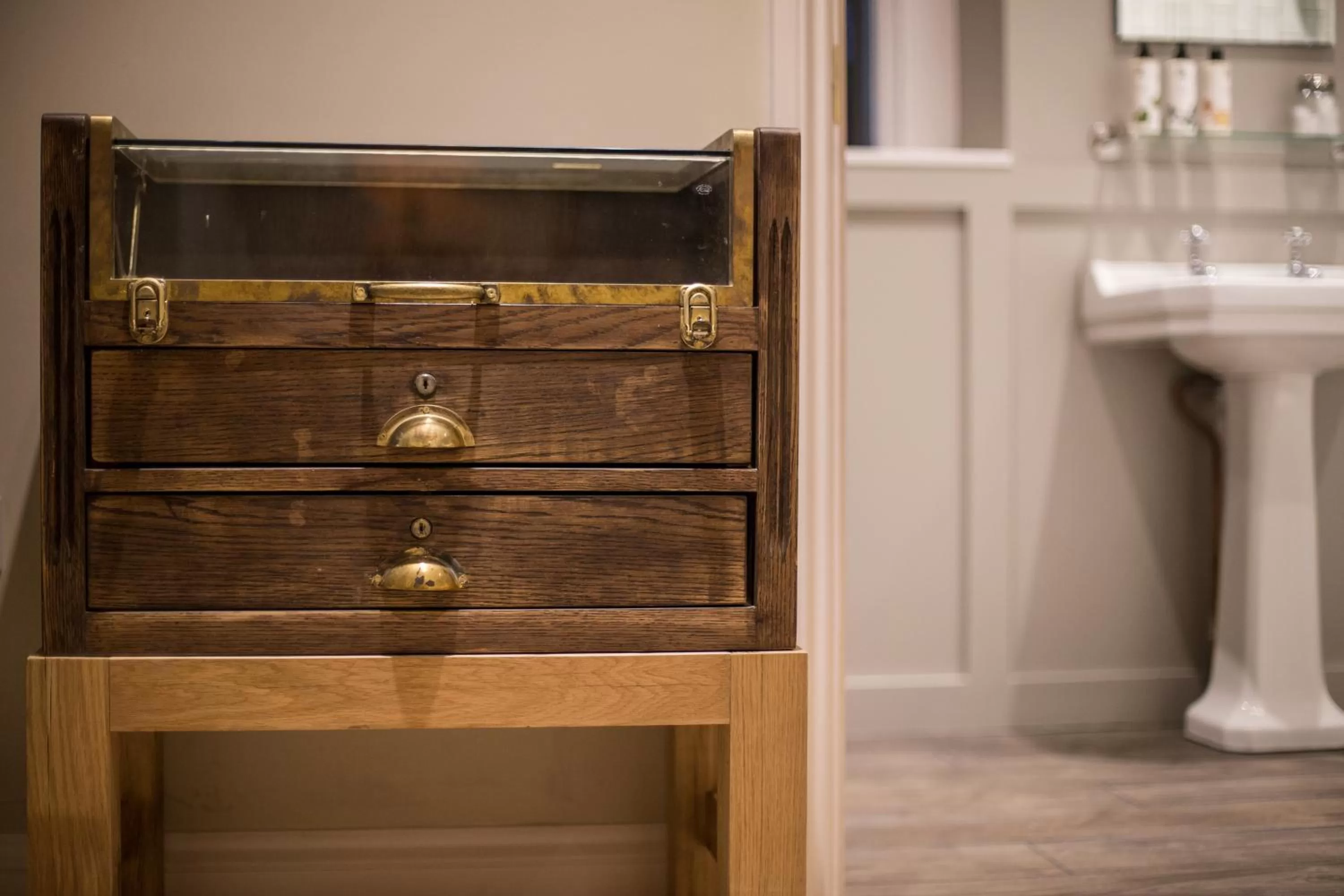 Decorative detail in The Redan Inn