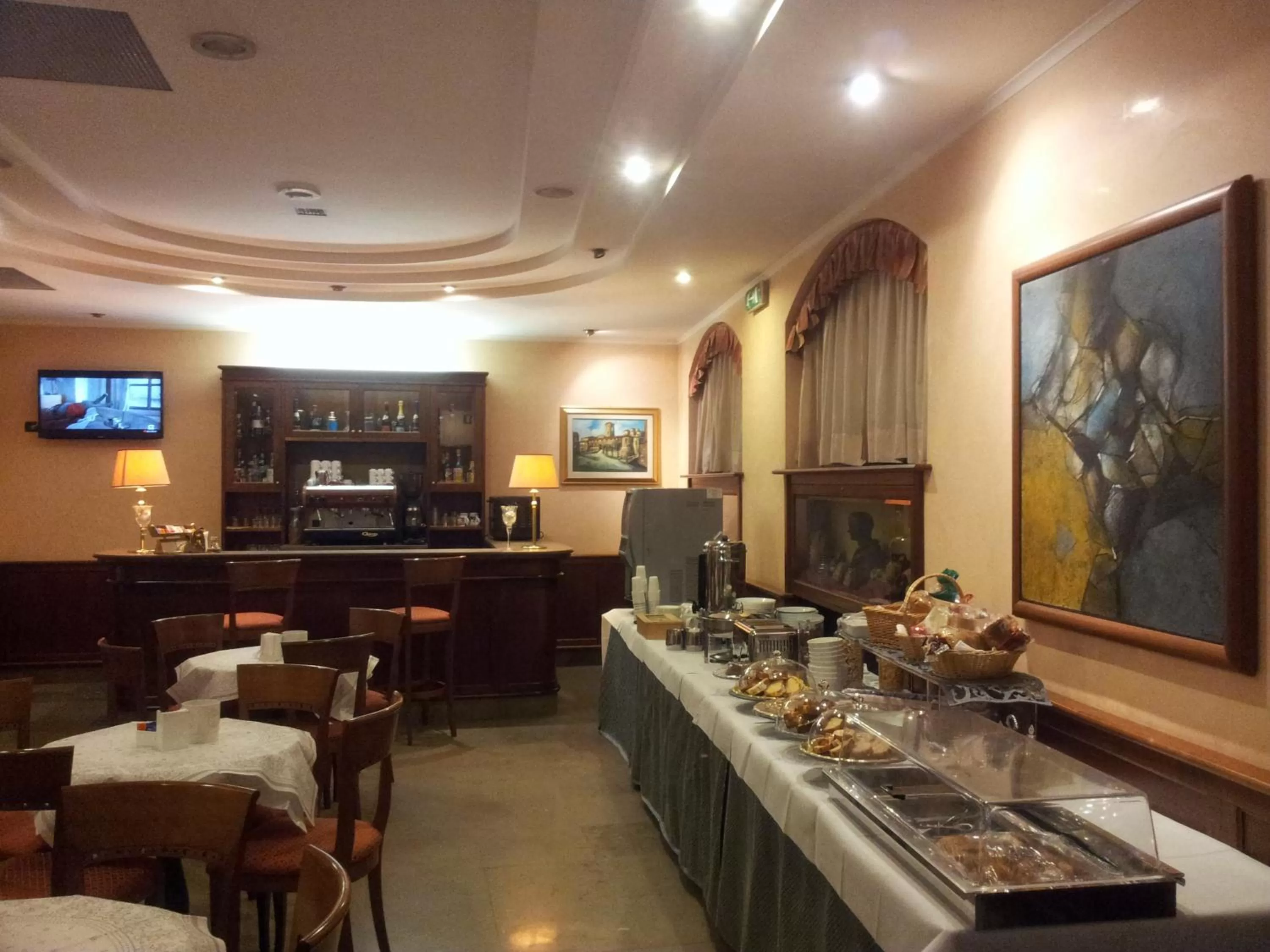 Restaurant/places to eat in Hotel Traiano