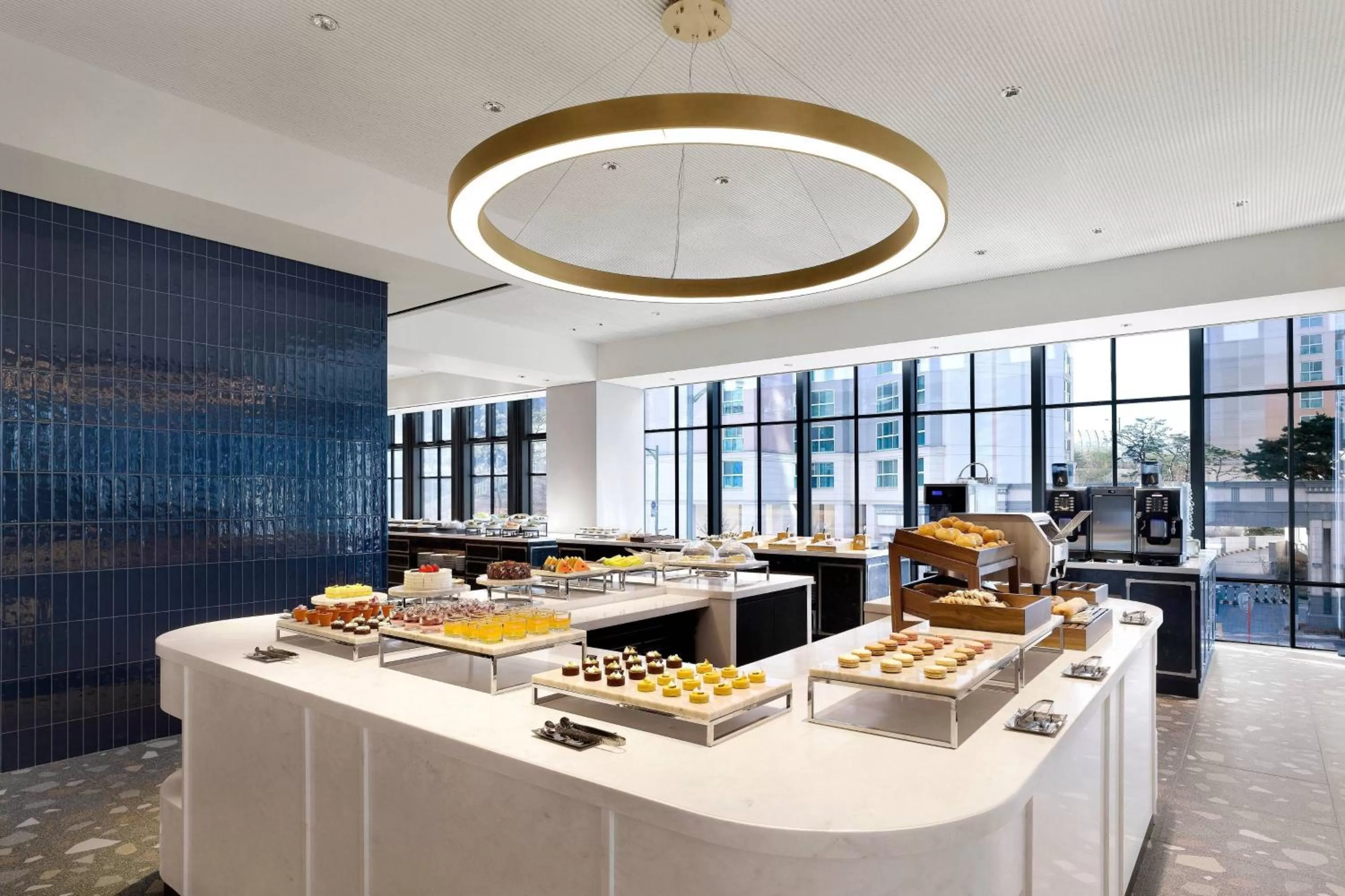 Breakfast in GRAVITY JOSUN Seoul Pangyo, Autograph Collection