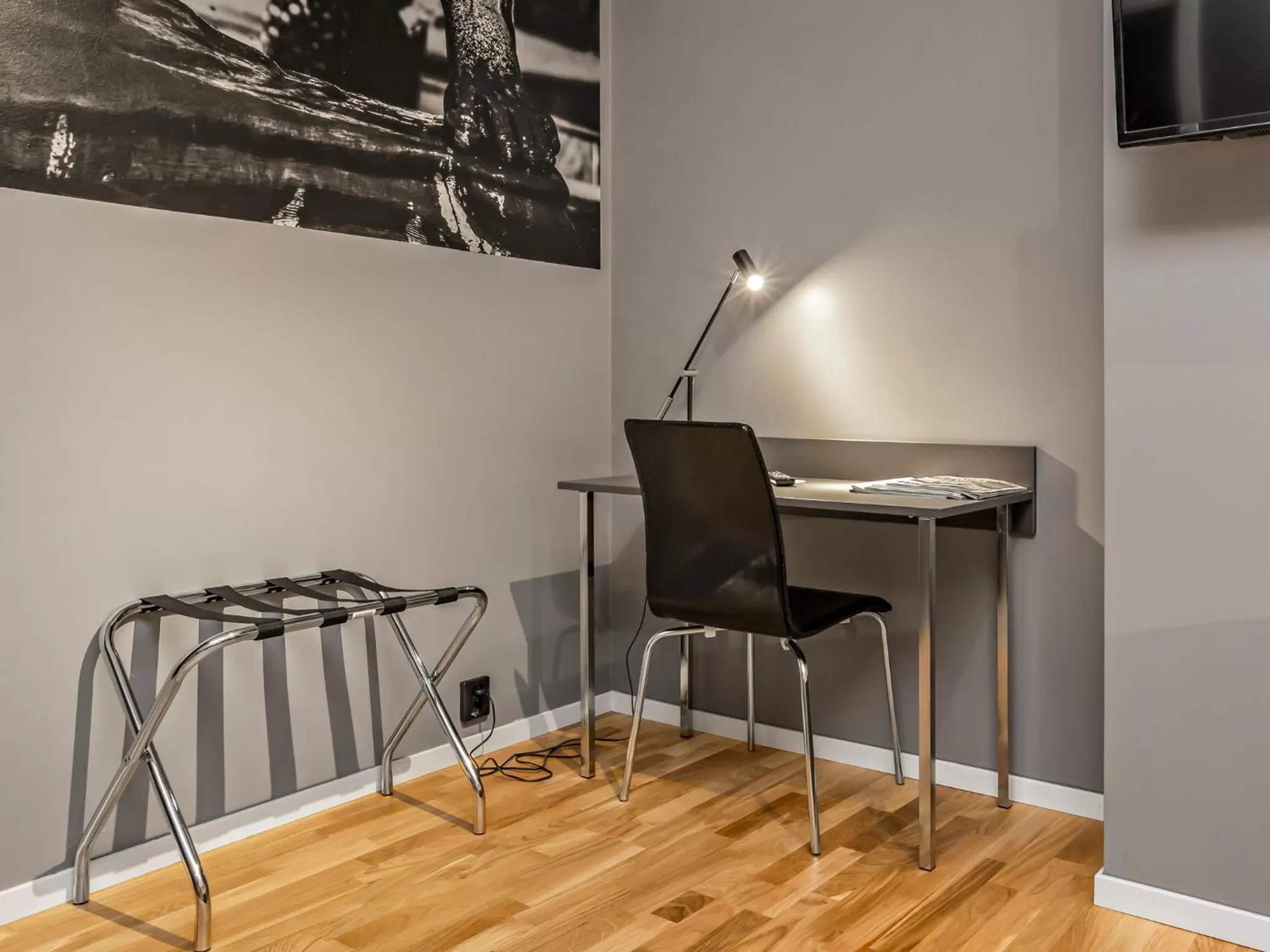 Bedroom, TV/Entertainment Center in Connect Hotel City