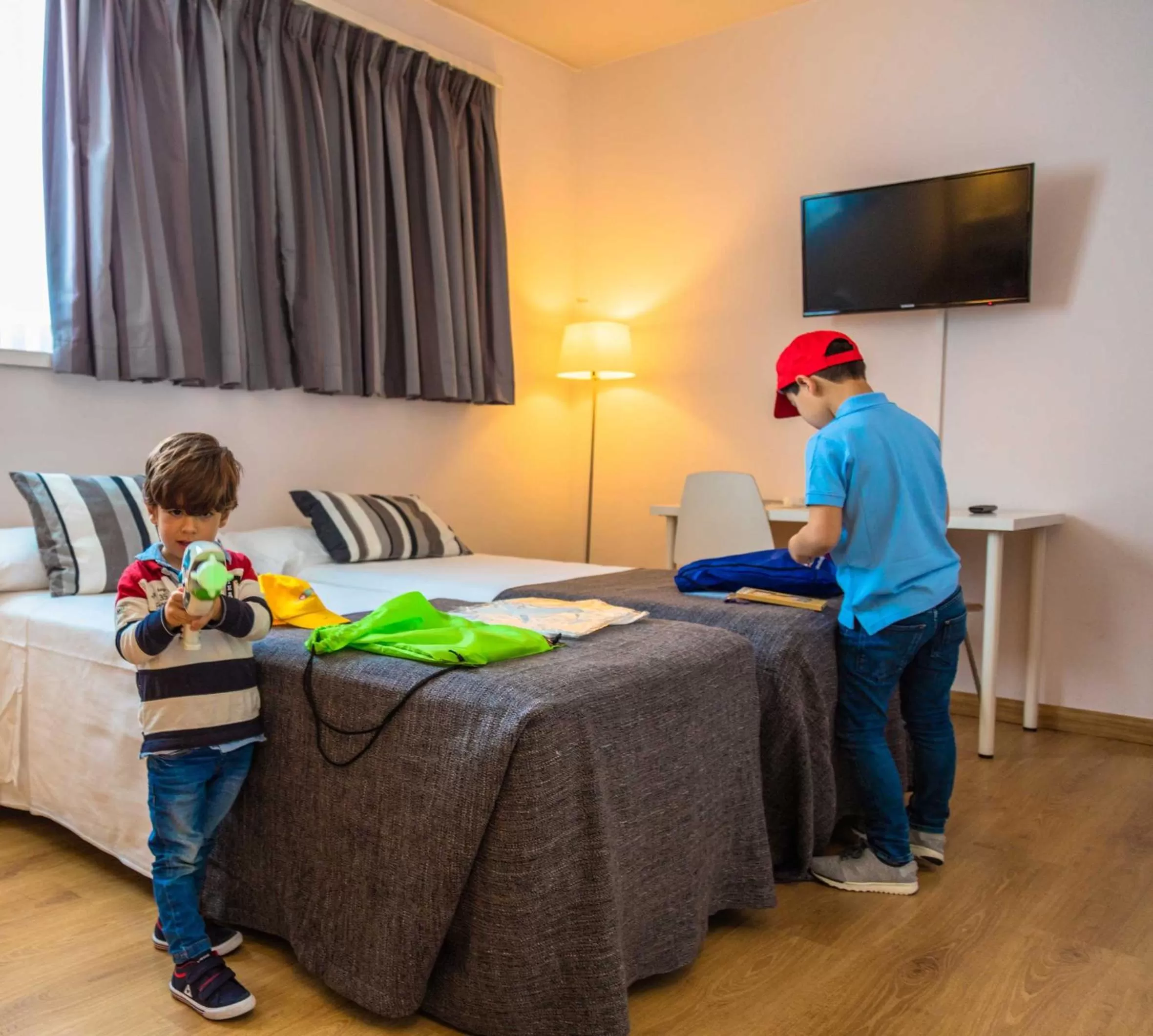 children, Bed in Aparthotel Atenea Barcelona