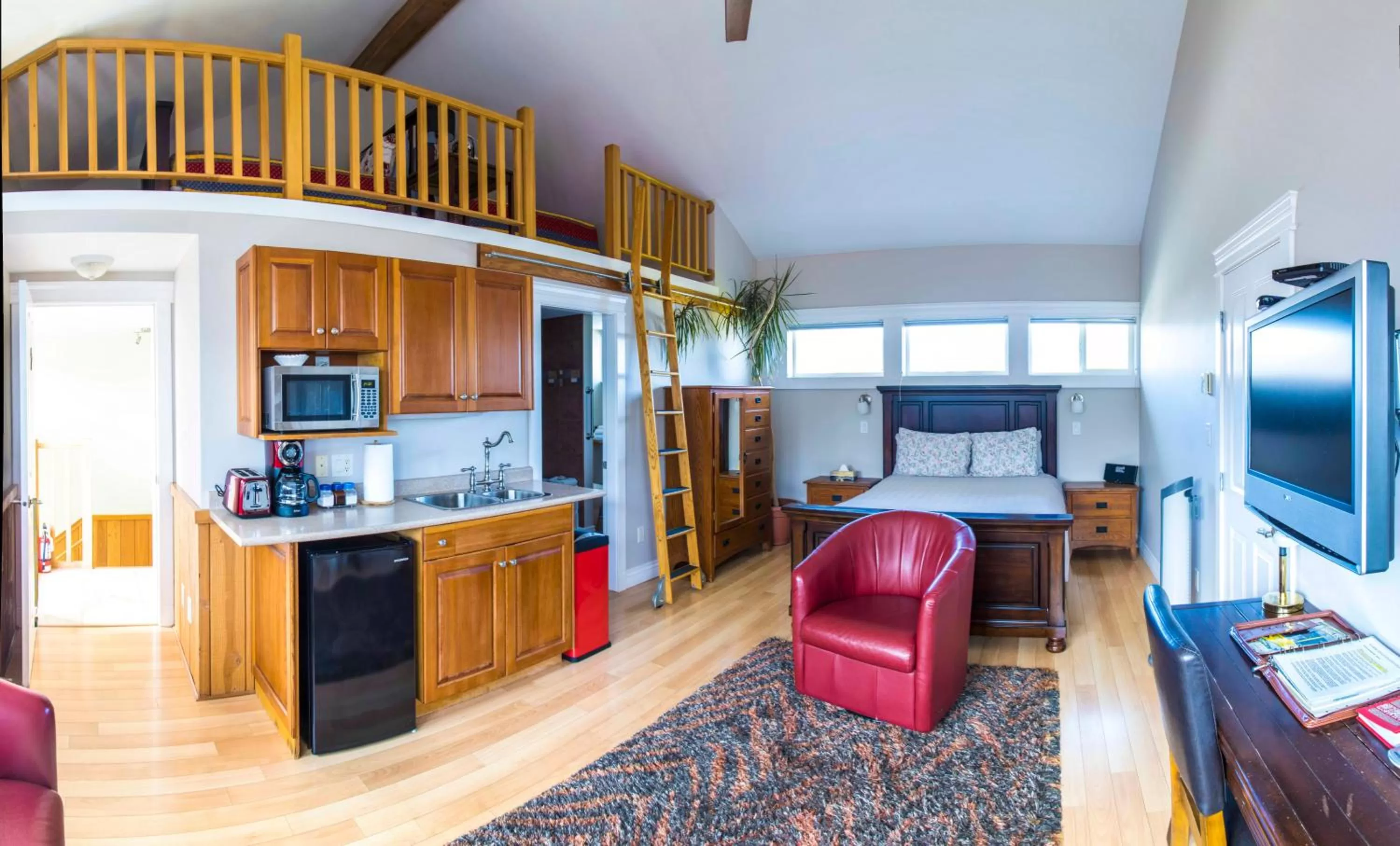 Kitchen or kitchenette in Birds of a Feather Victoria Oceanfront Studio Suites