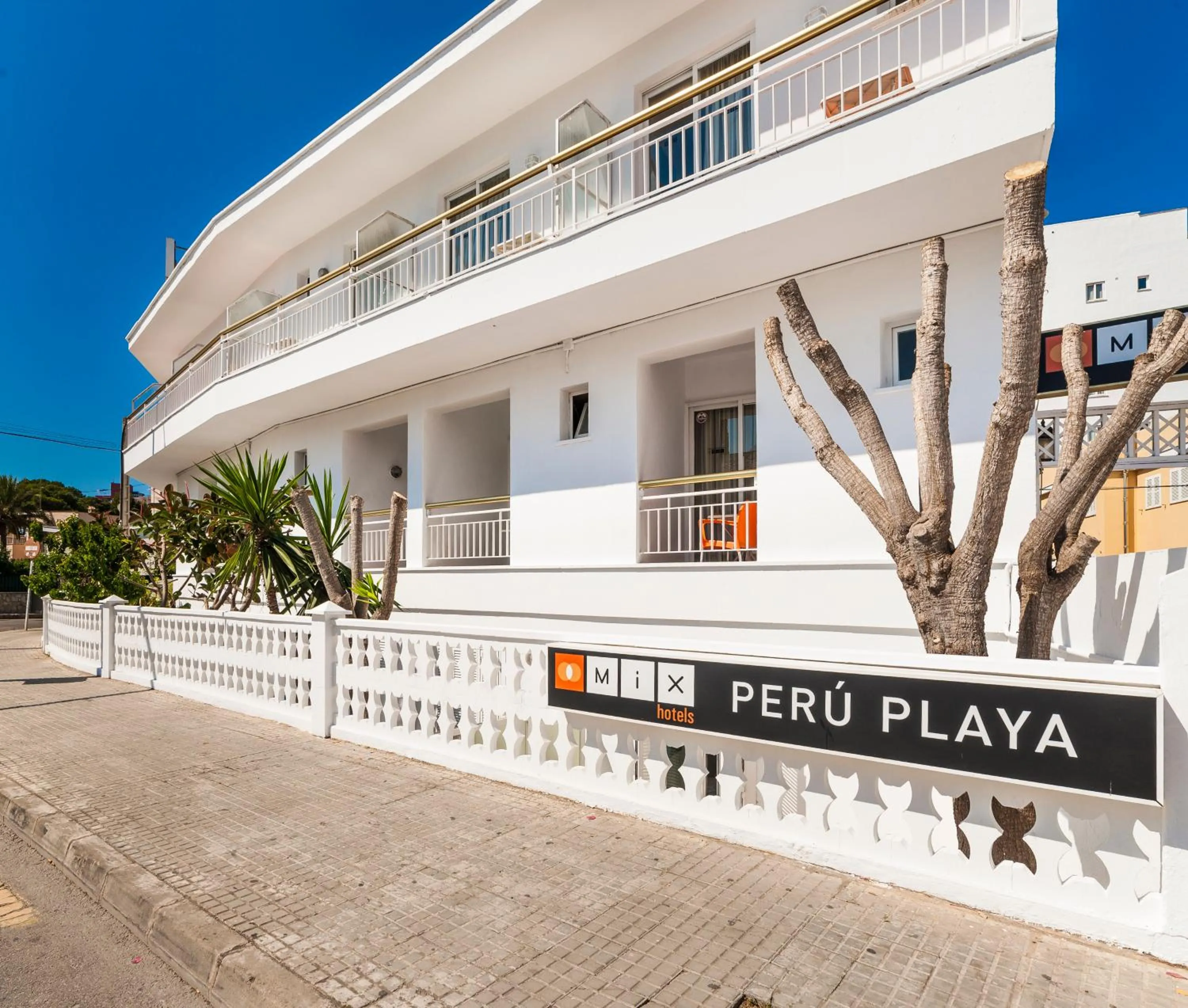 Property building in Mix Peru Playa