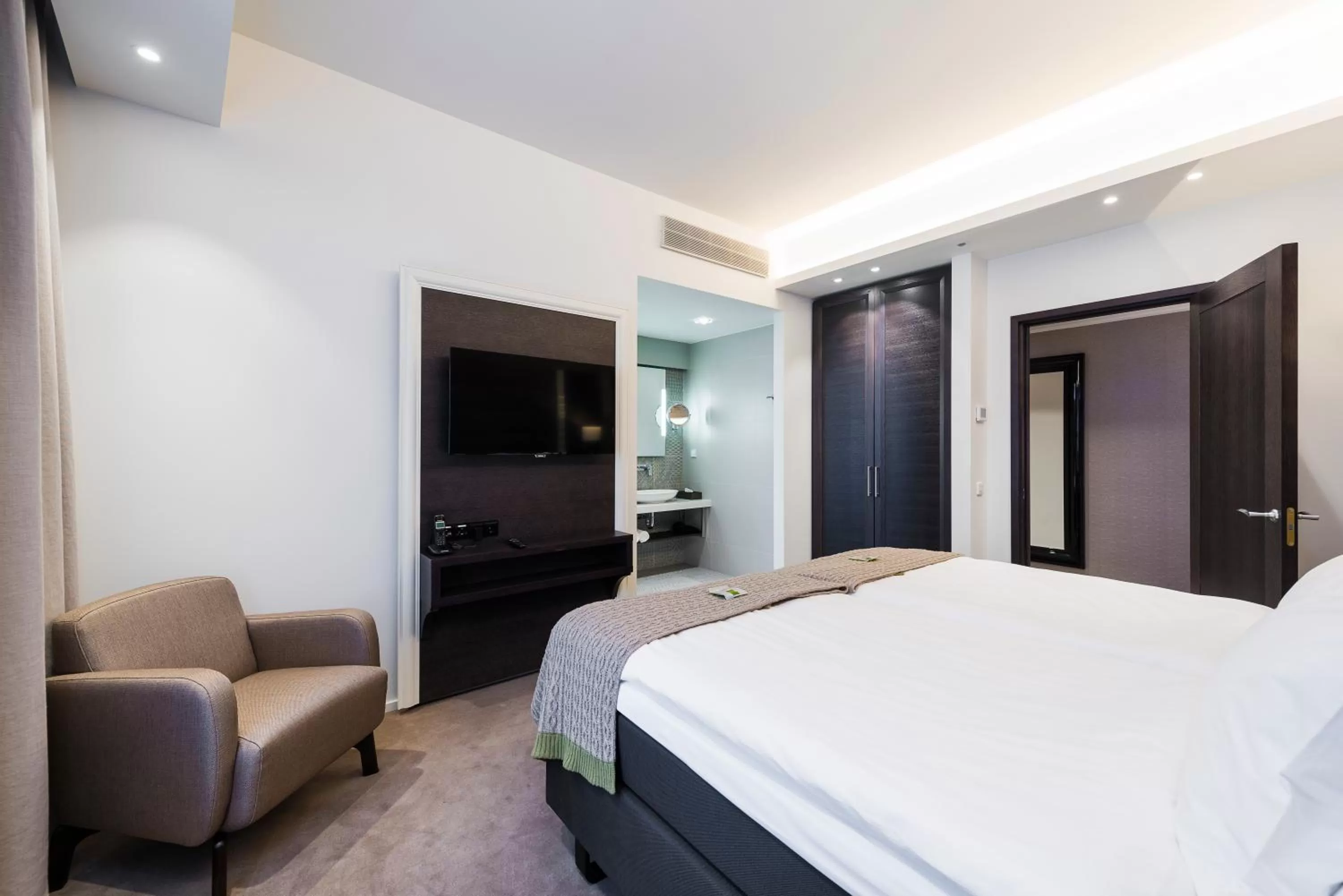 Bedroom, Bed in Lydia Hotel