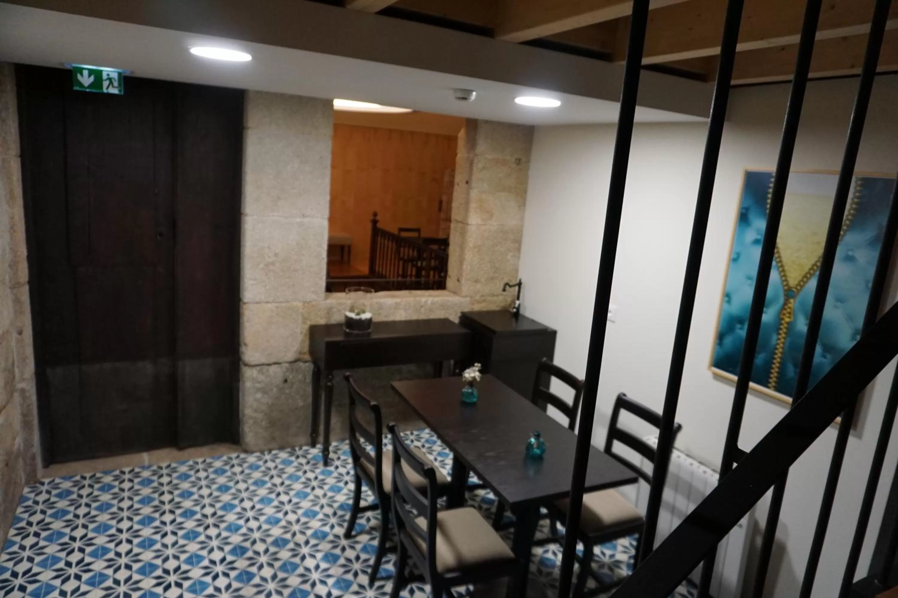 Dining area in Muralha Charm House