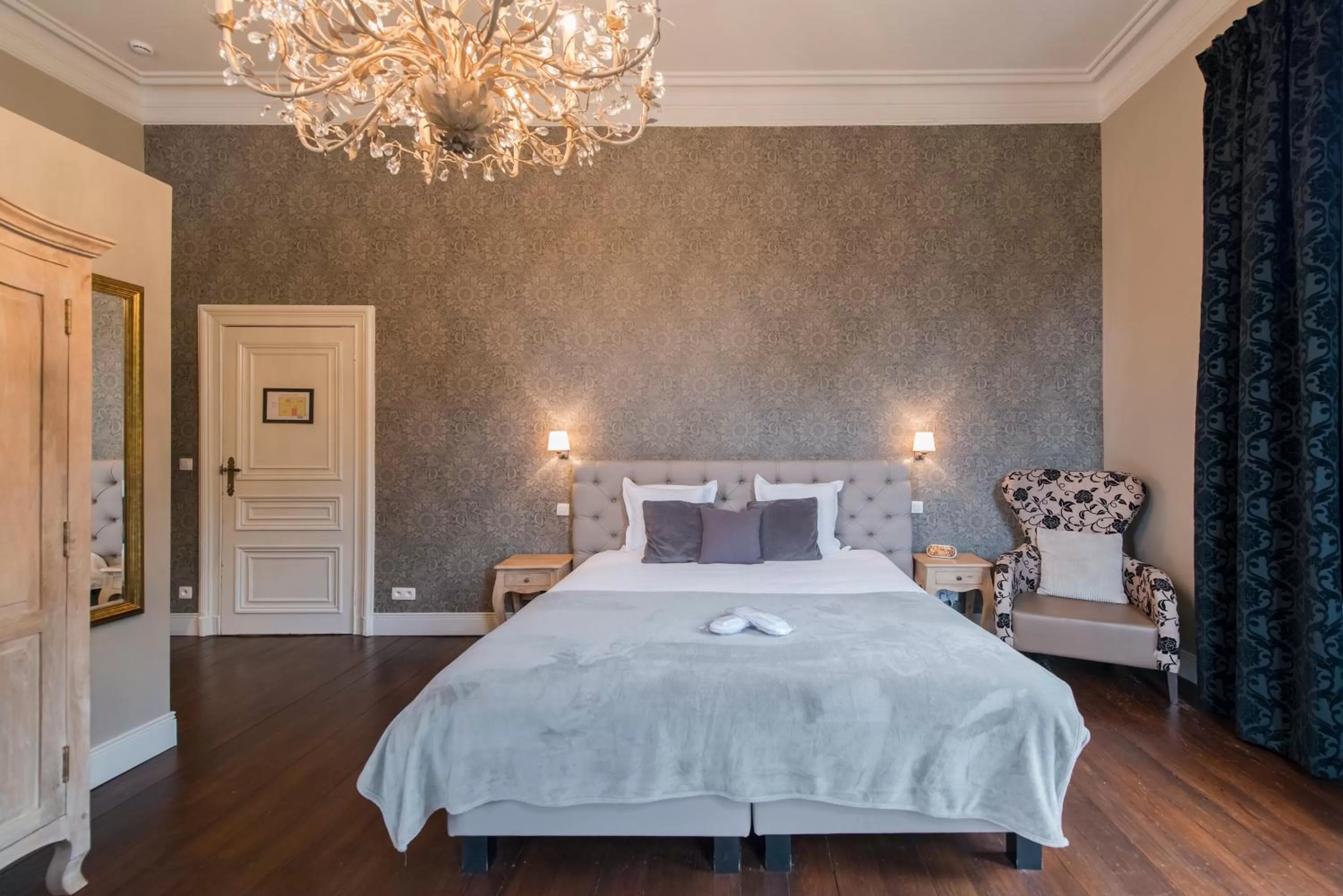 Photo of the whole room, Bed in Boutique Hotel Huys van Steyns