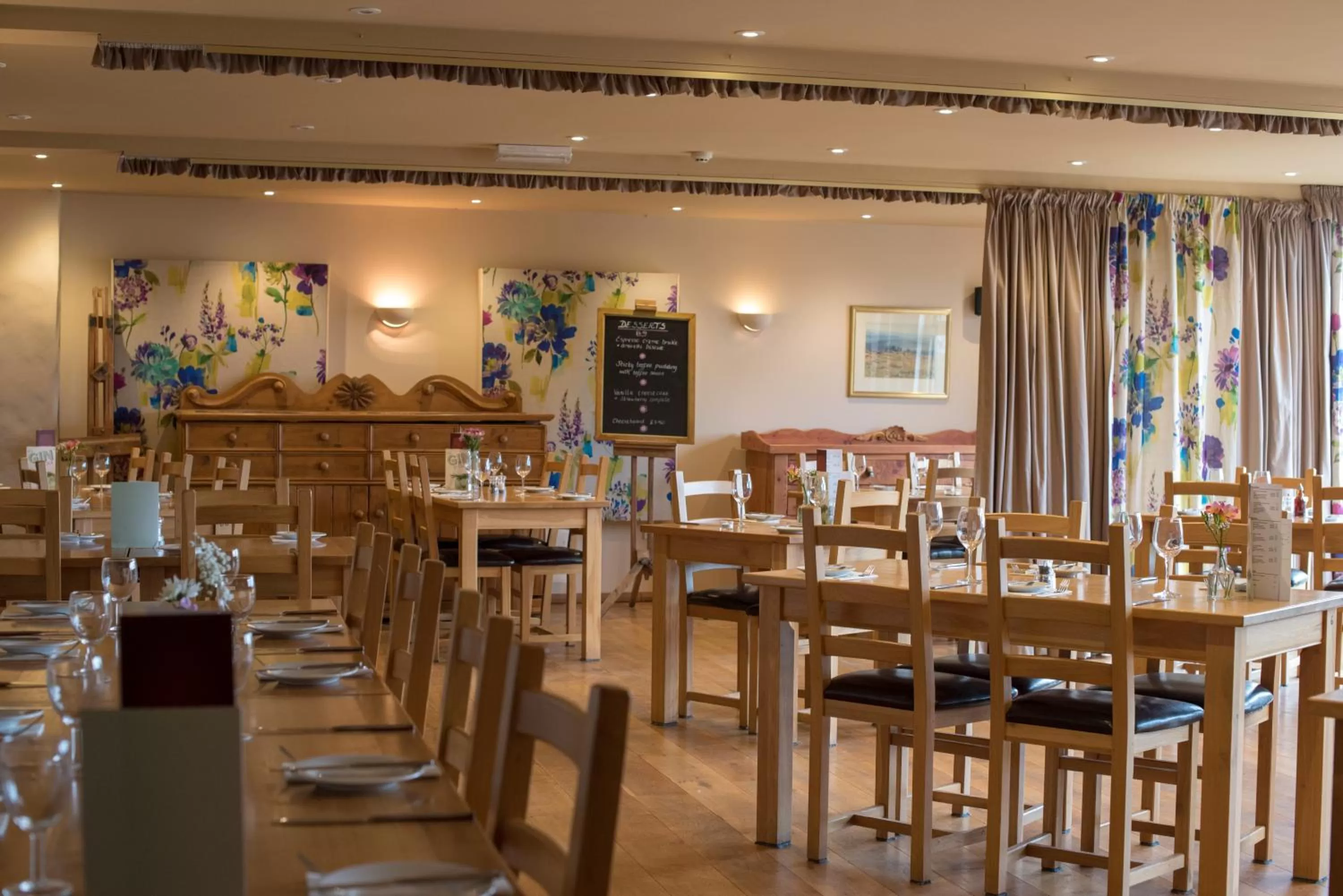 Restaurant/places to eat in The Poltimore Inn