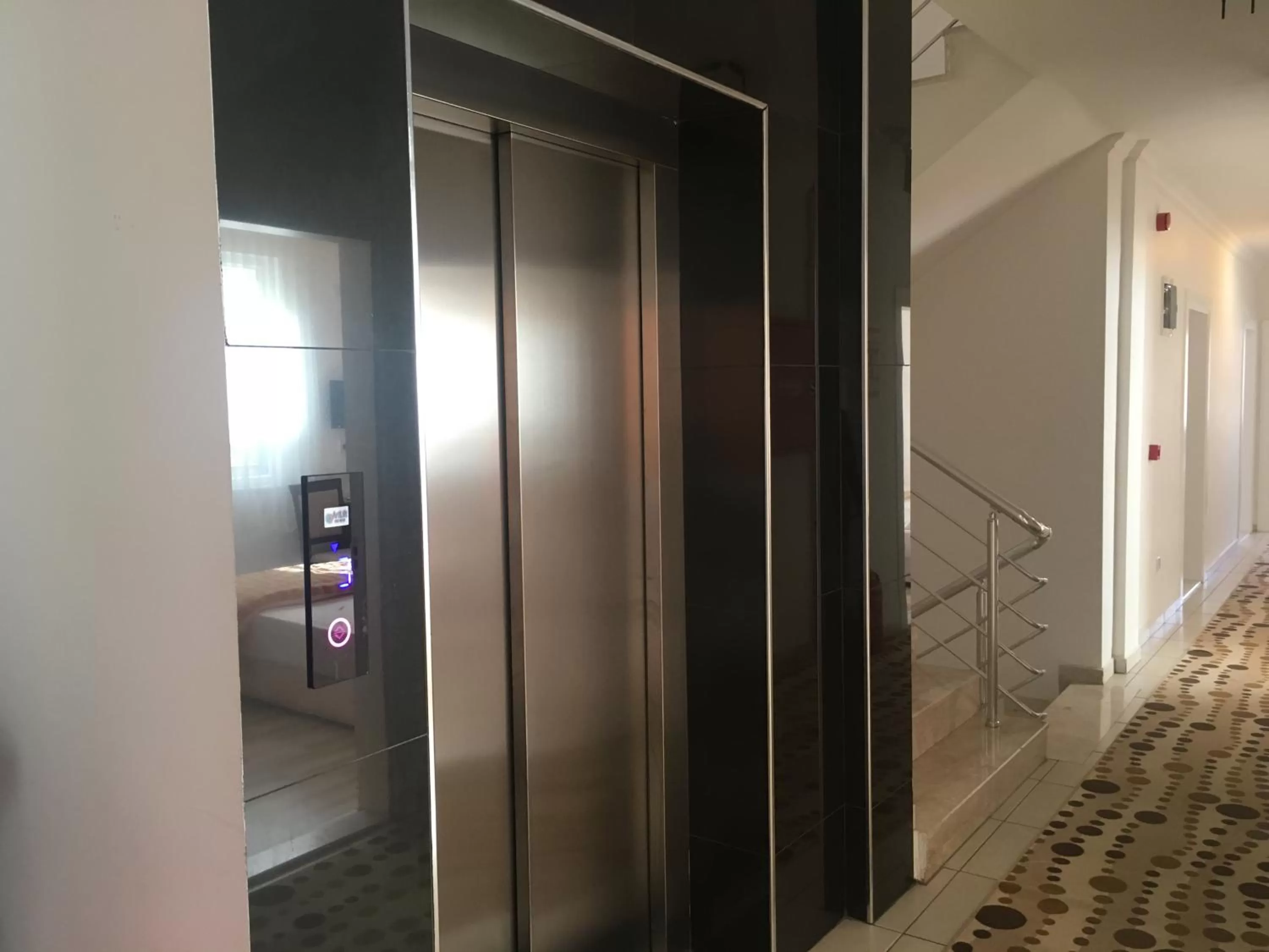 Property building, Bathroom in Mutado Hotel