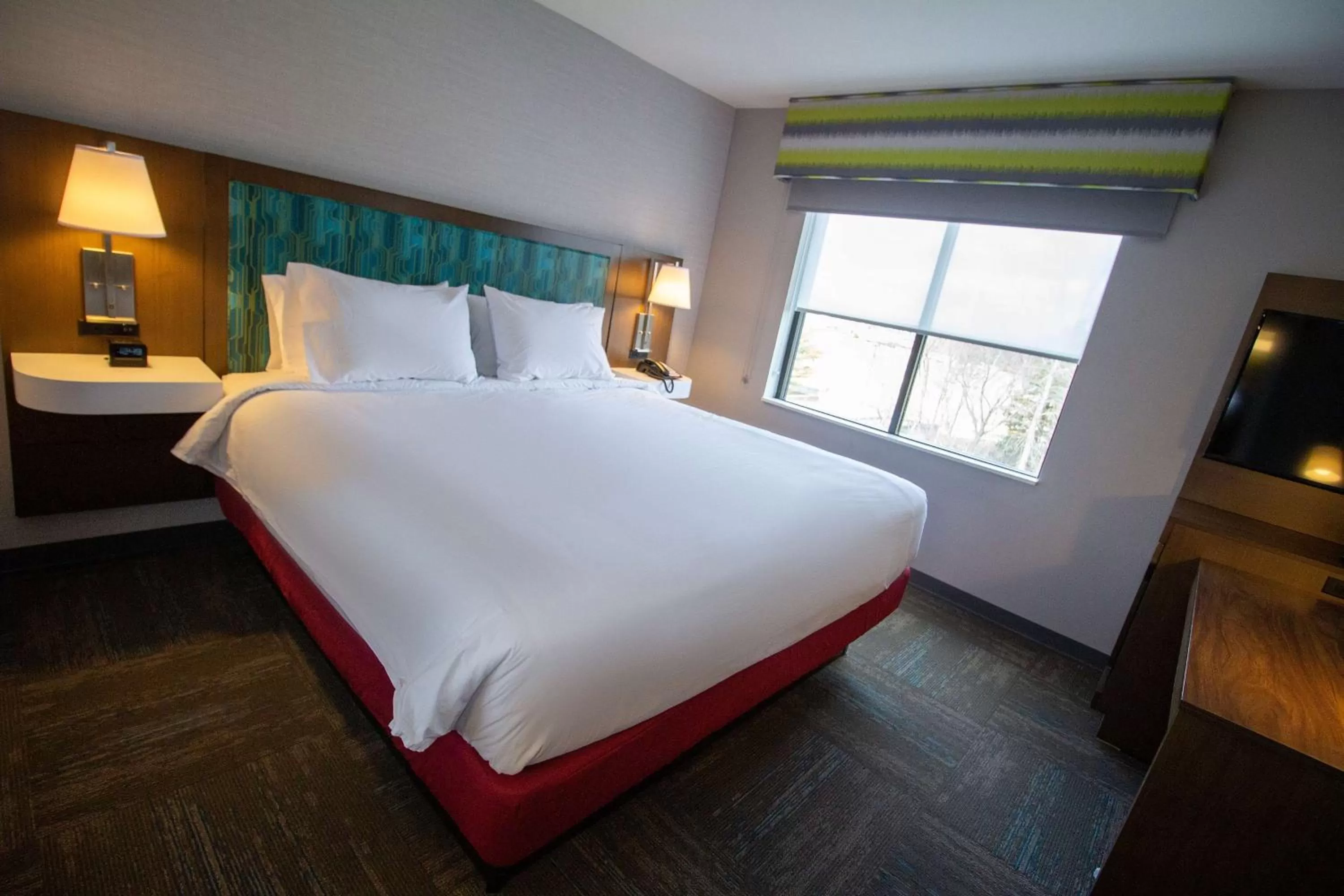 Bed in Hampton Inn North Attleboro, Ma