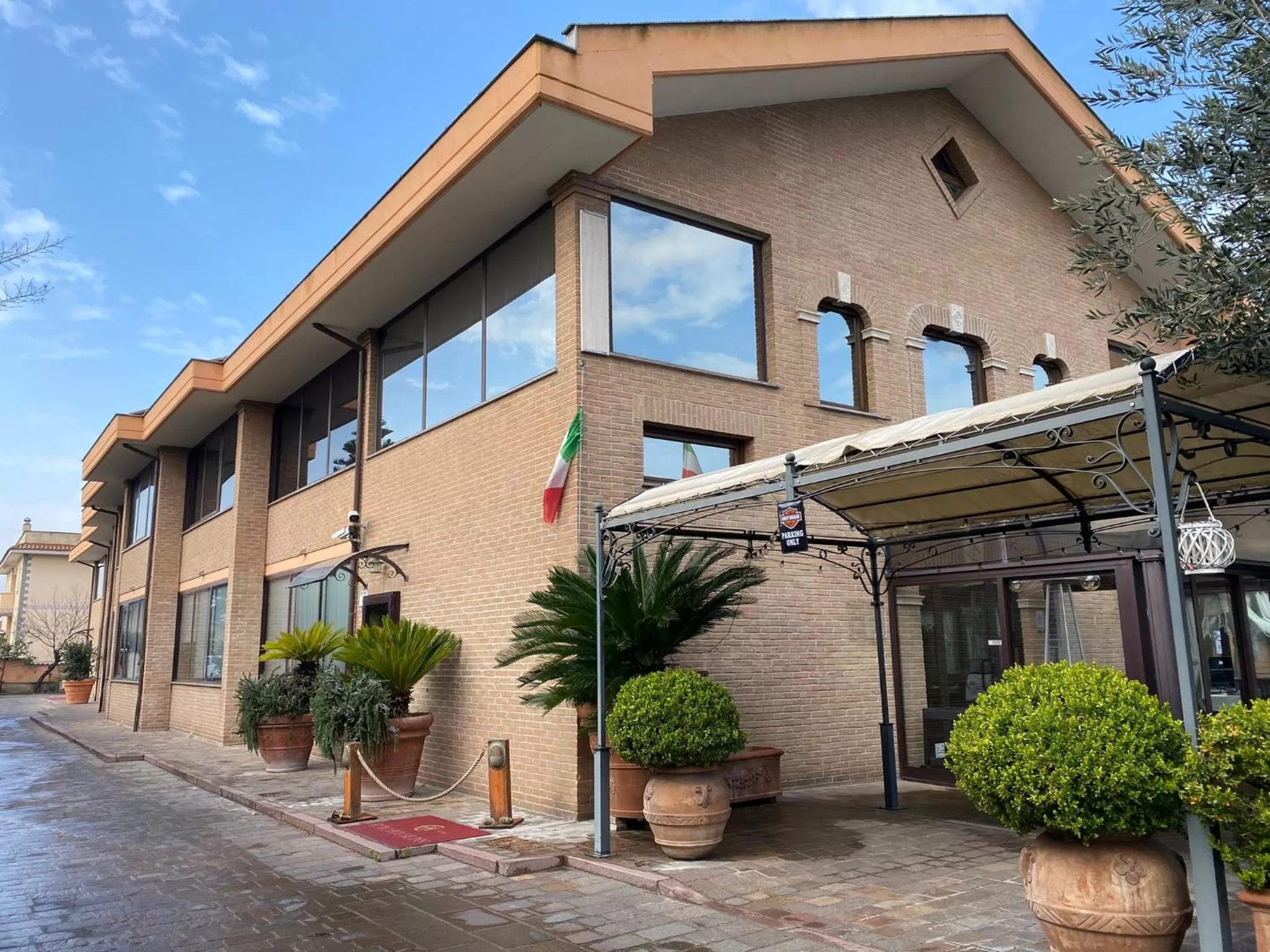 EURO HOUSE INN airport