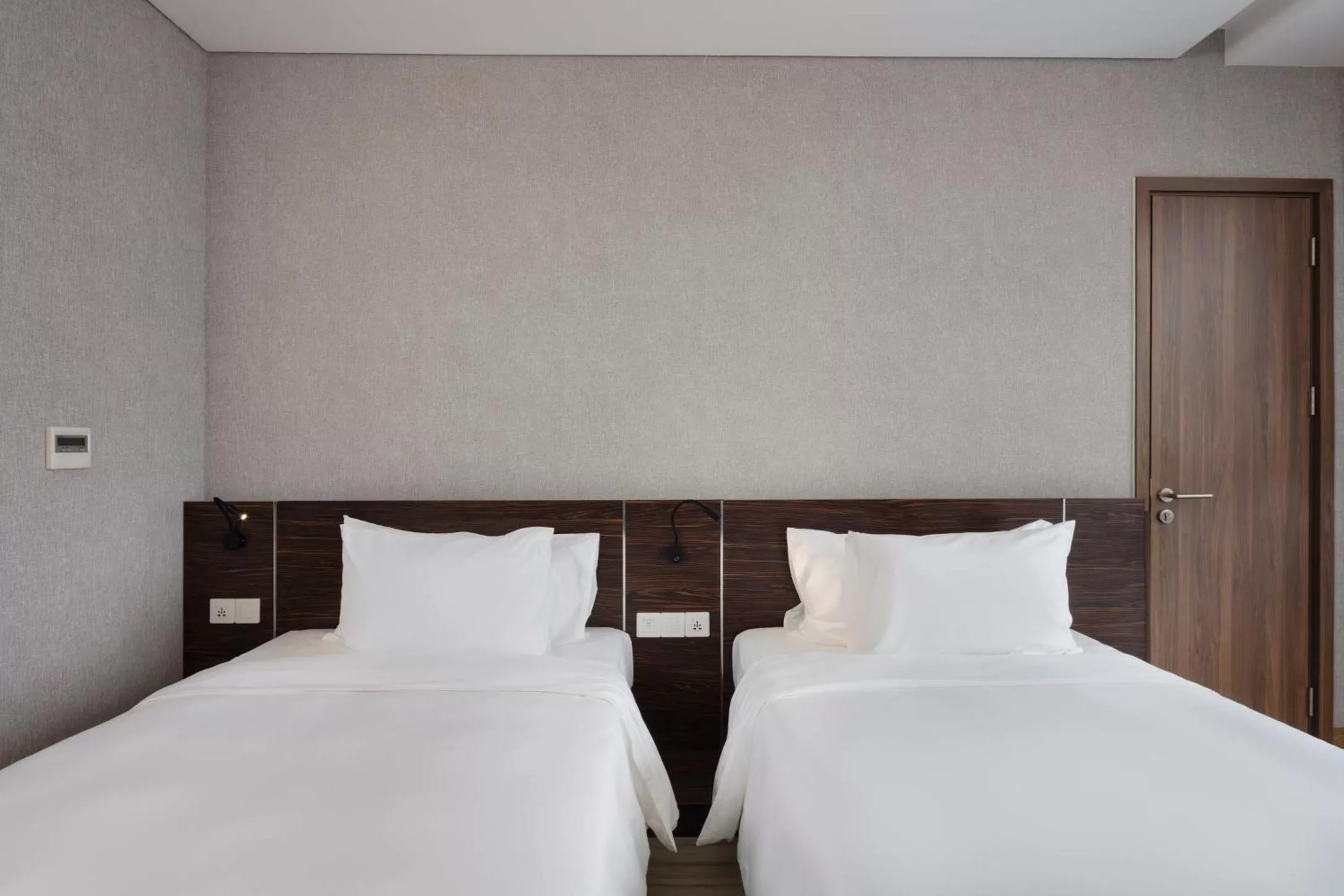 Bed in Emerald Bay Hotel & Spa Nha Trang