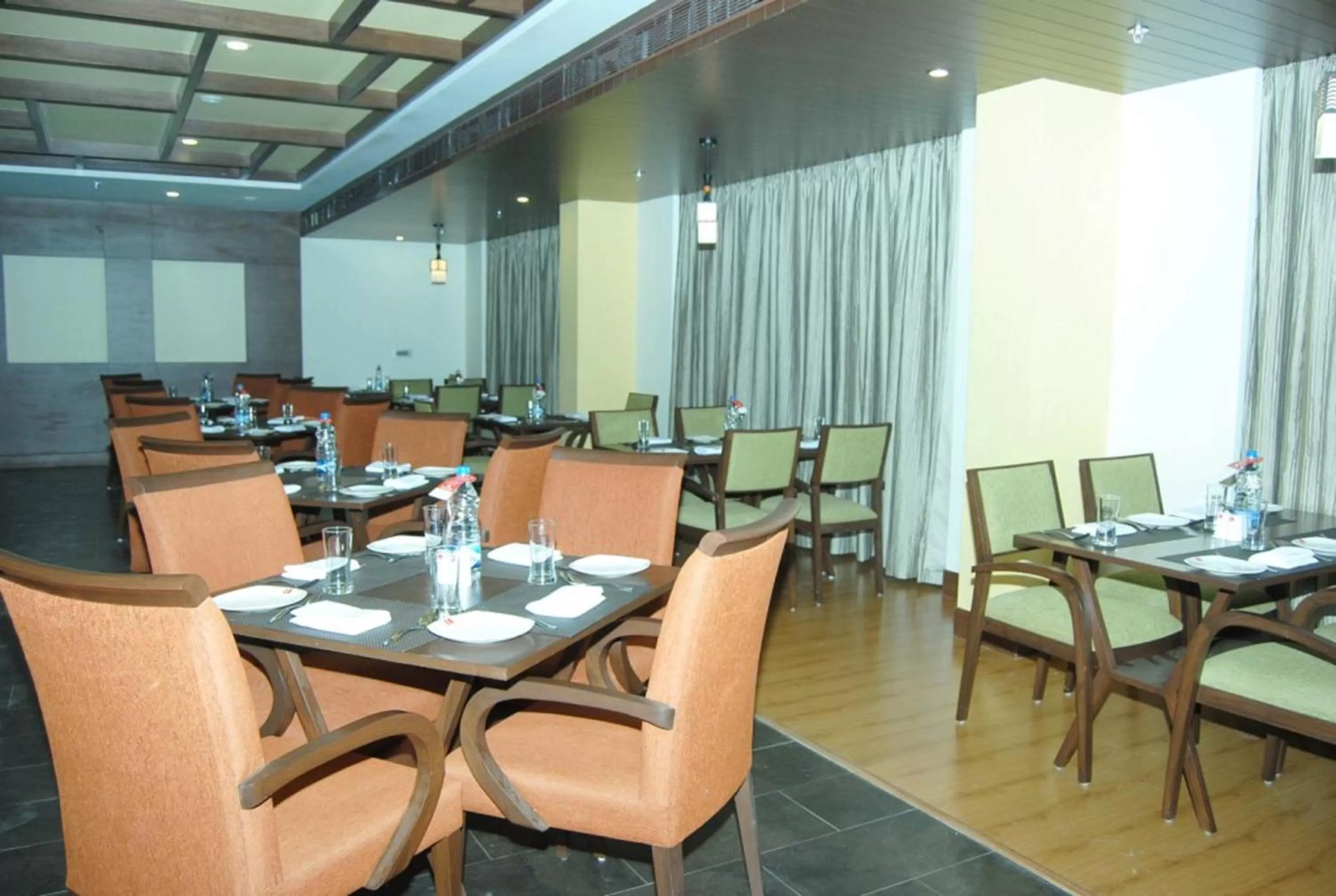 Restaurant/places to eat in Hotel Abigail Goradia's