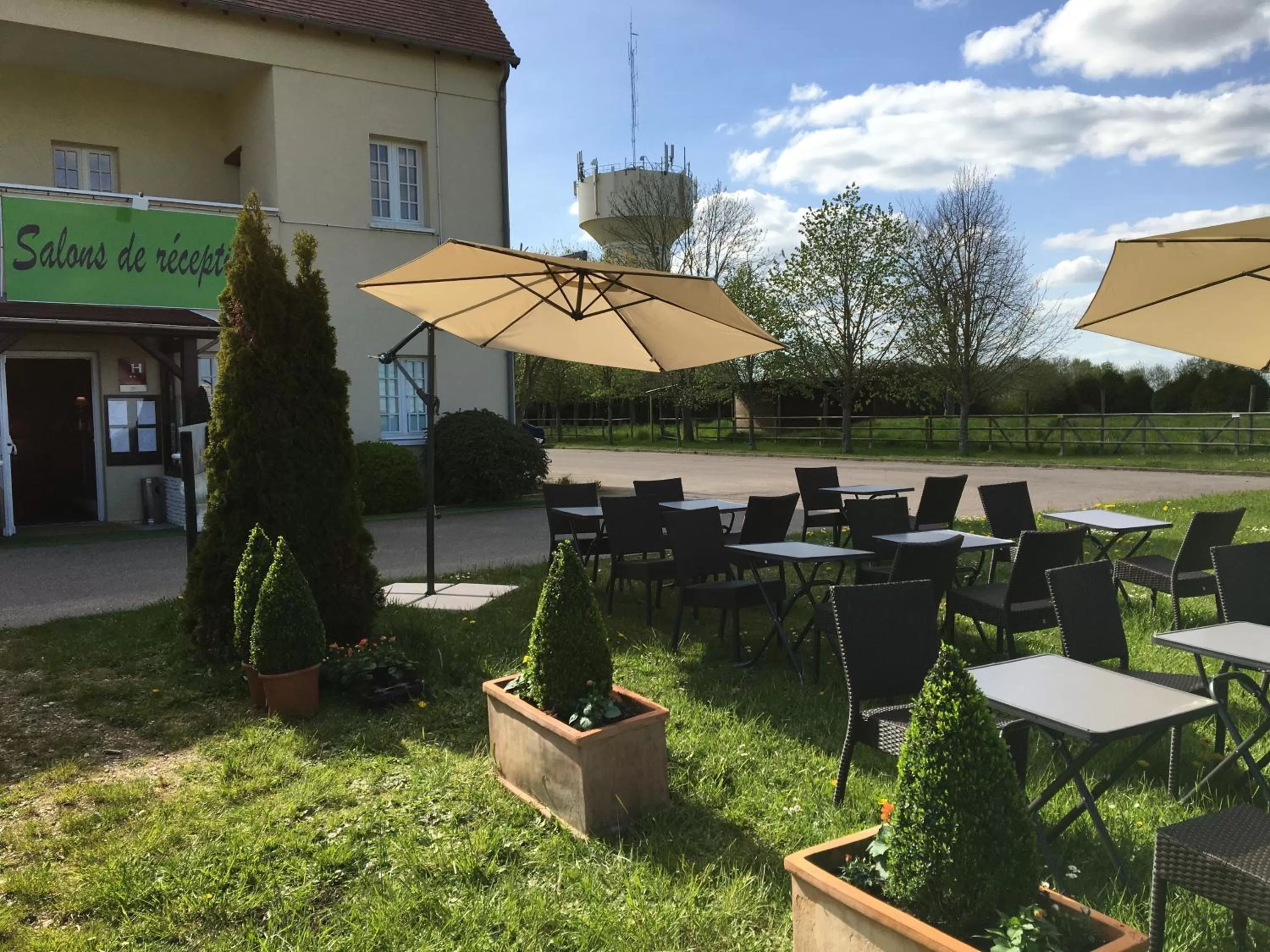Balcony/Terrace in Logis Hôtel Les Nymphéas