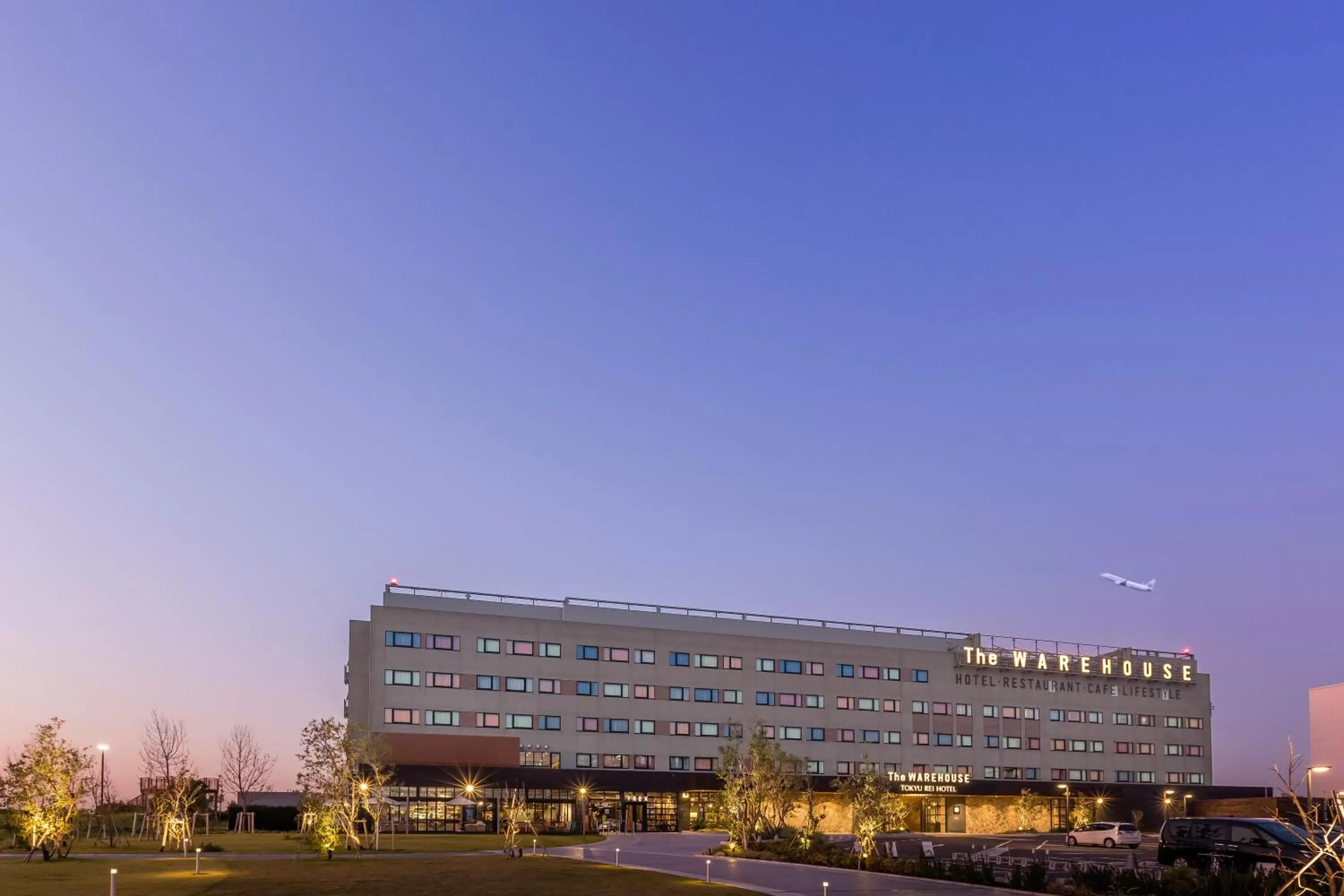 Property building in Kawasaki King Skyfront Tokyu REI Hotel