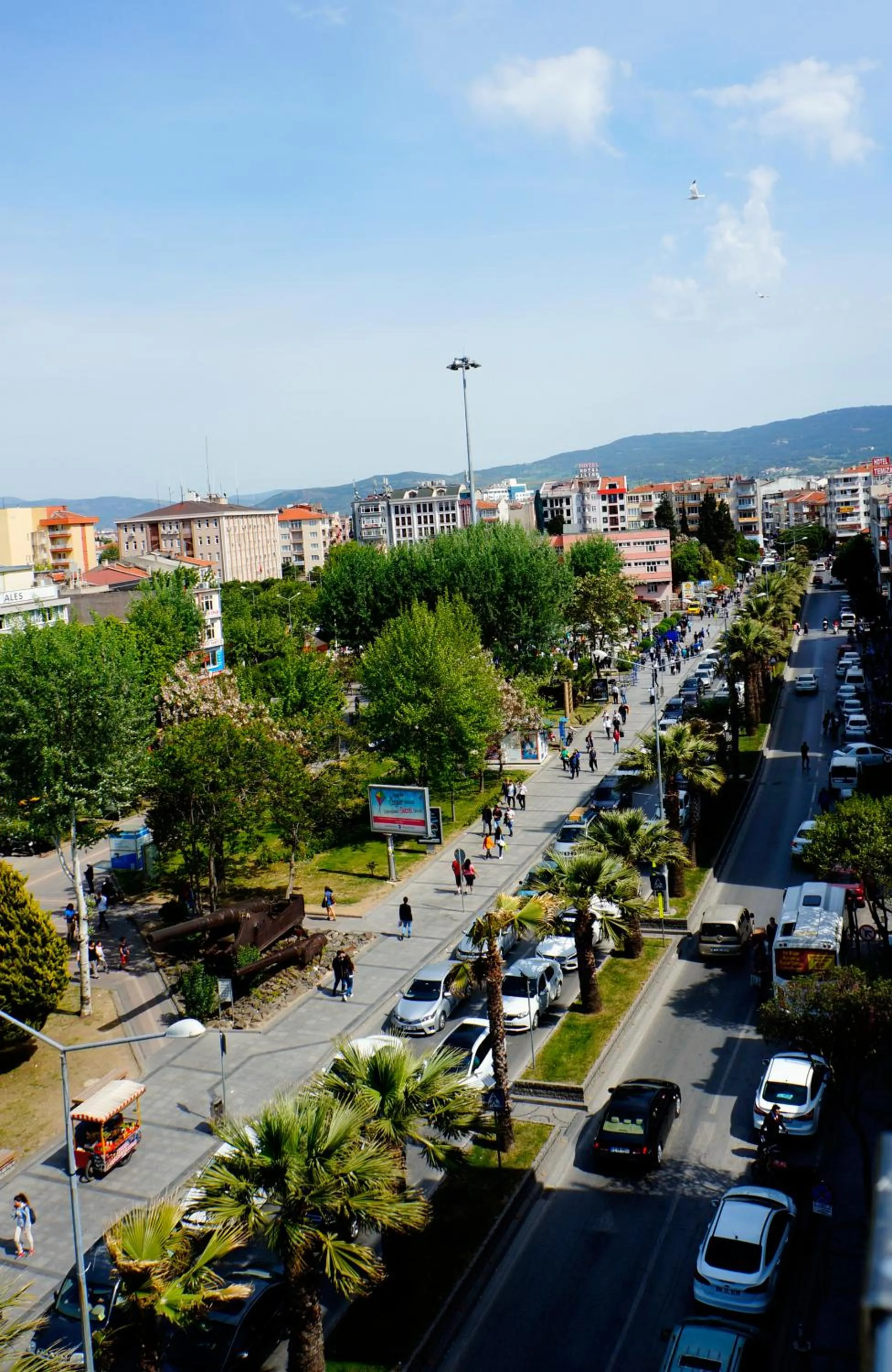 Restaurant/places to eat in Helen Hotel