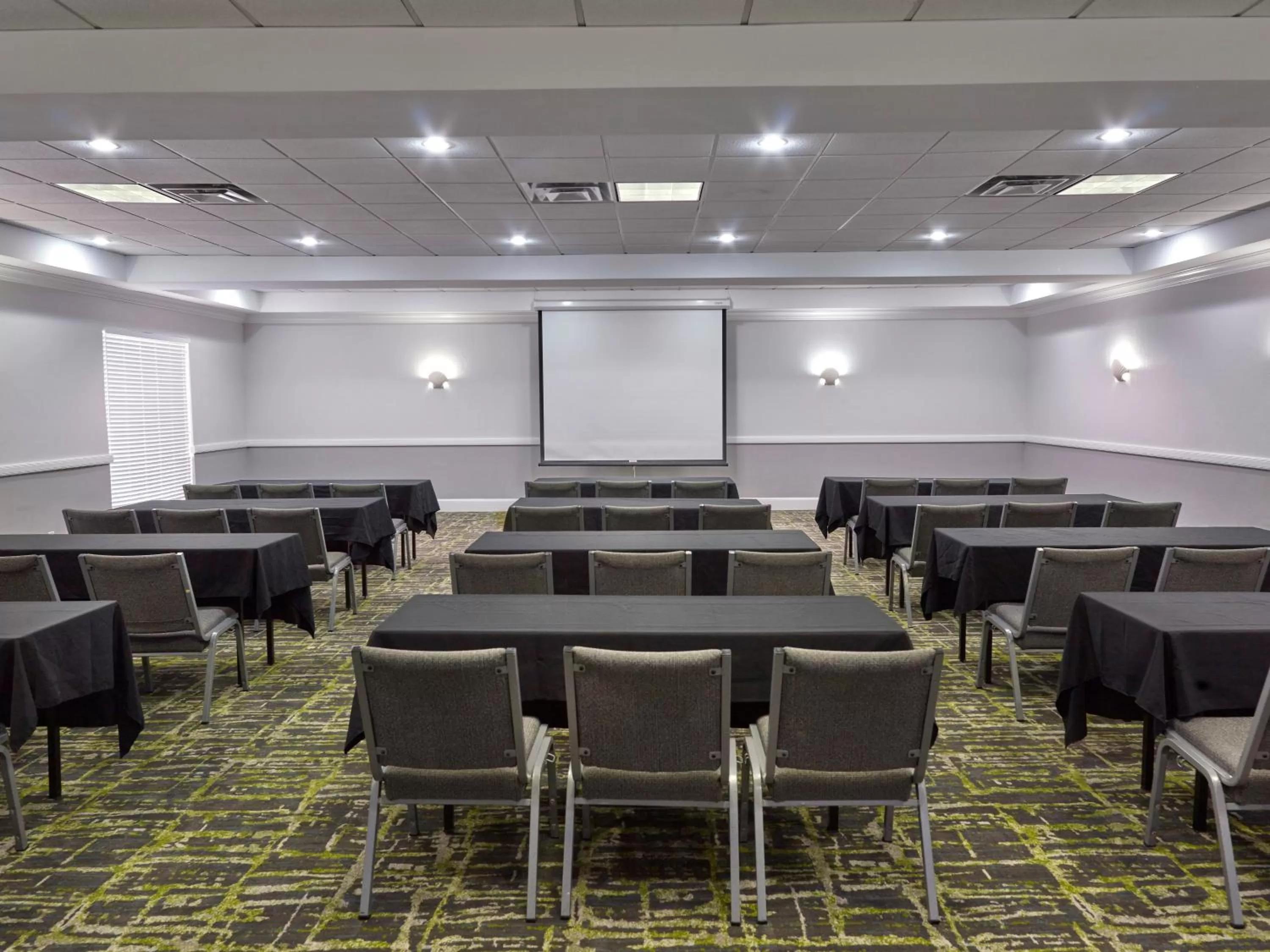 Meeting/conference room in Holiday Inn Resort Daytona Beach Oceanfront by IHG