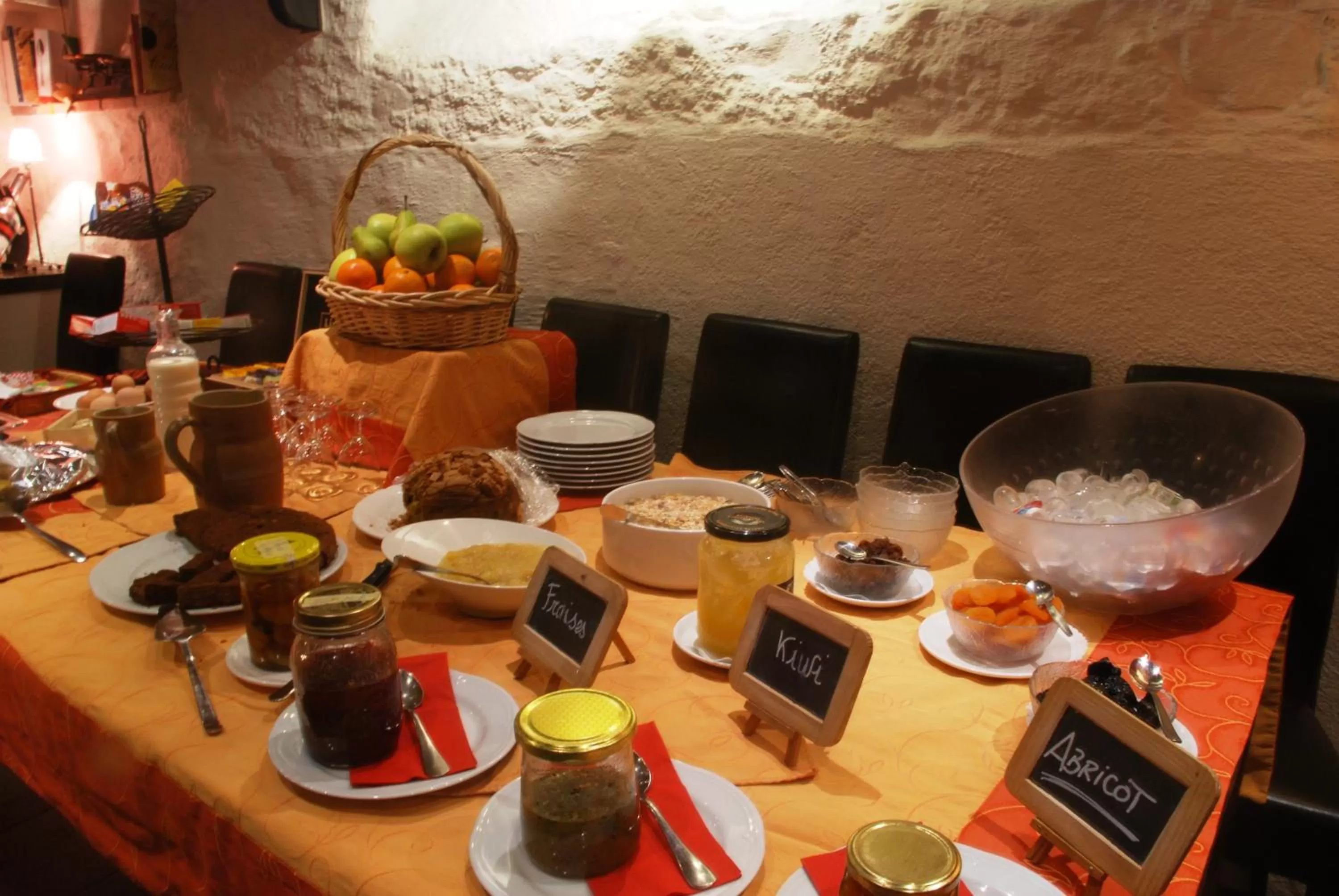 Food and drinks in Hostellerie de Genève