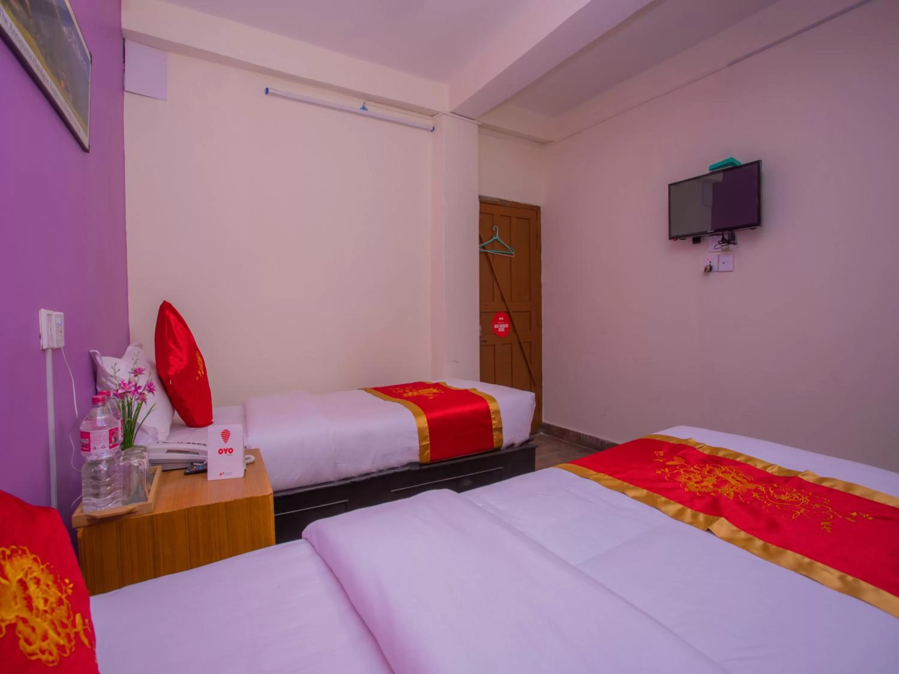 Bed in Hotel Fewa Corner & Restro